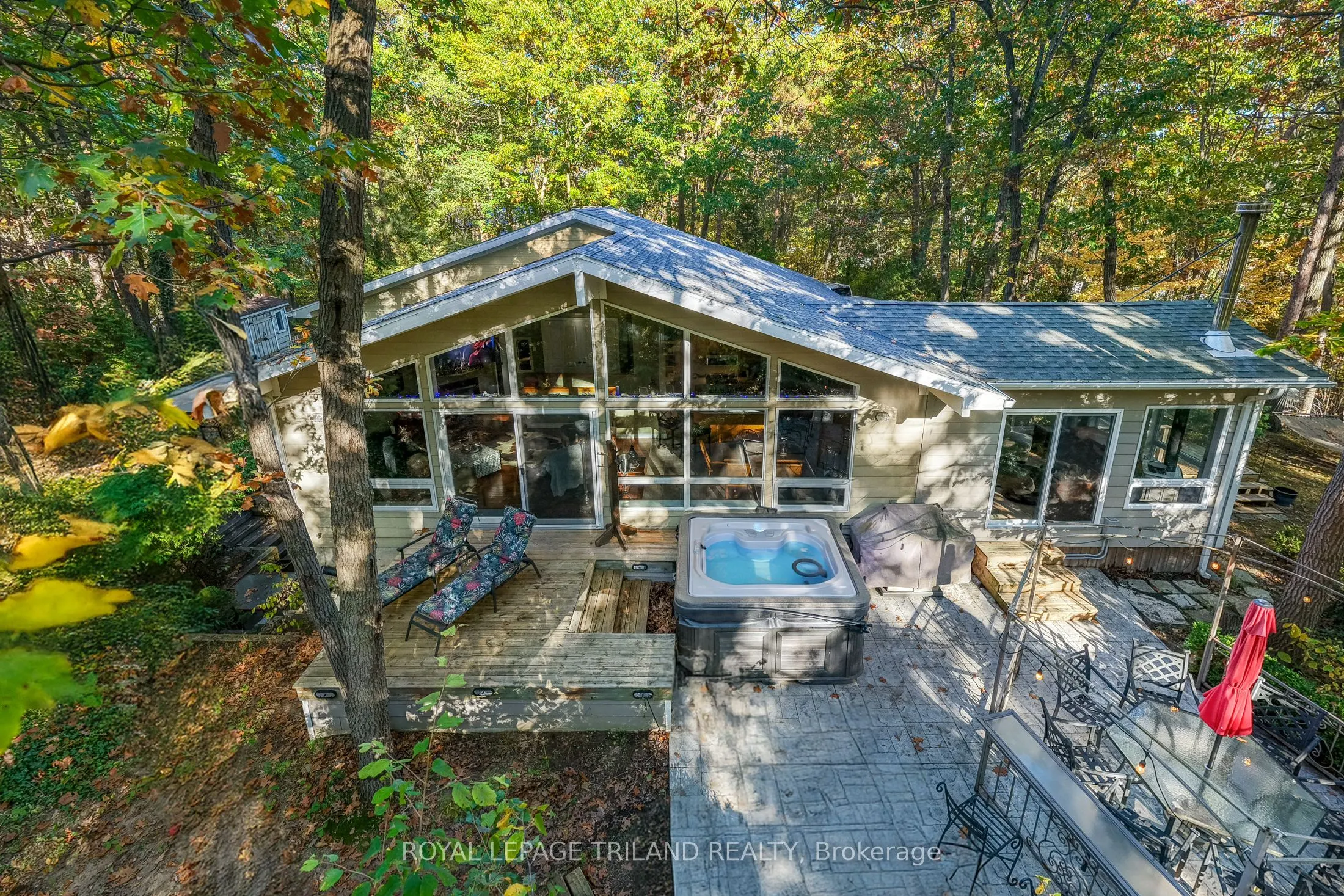 10092 Lakeshore Road