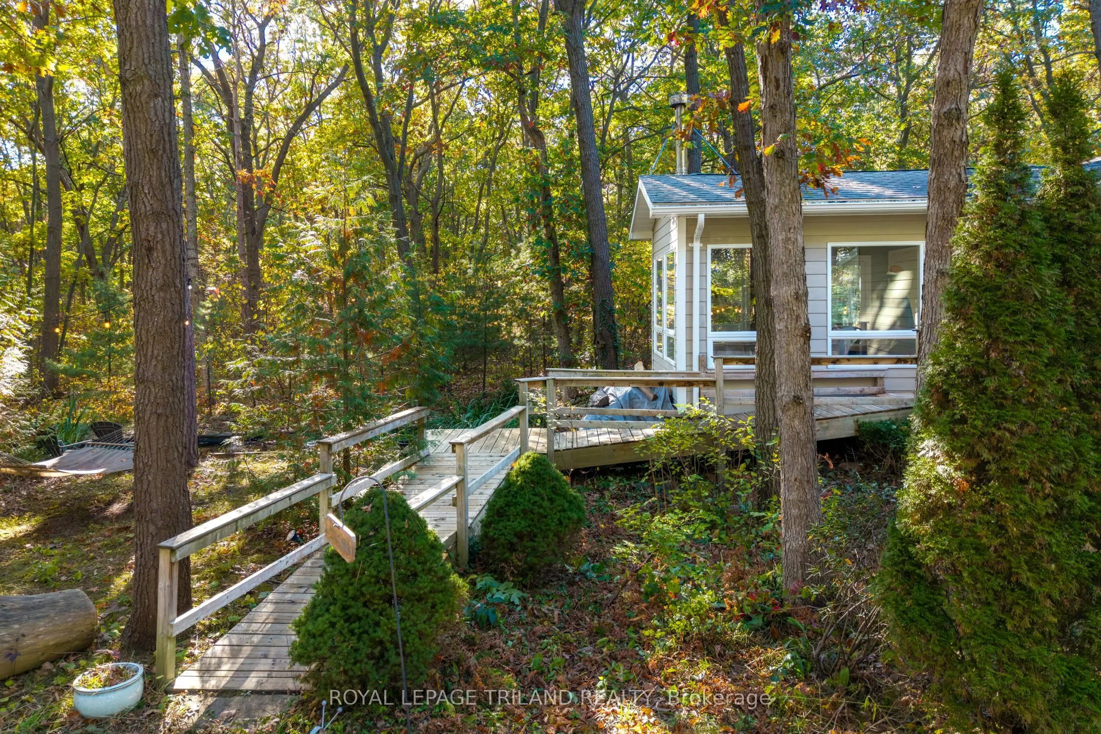 10092 Lakeshore Road