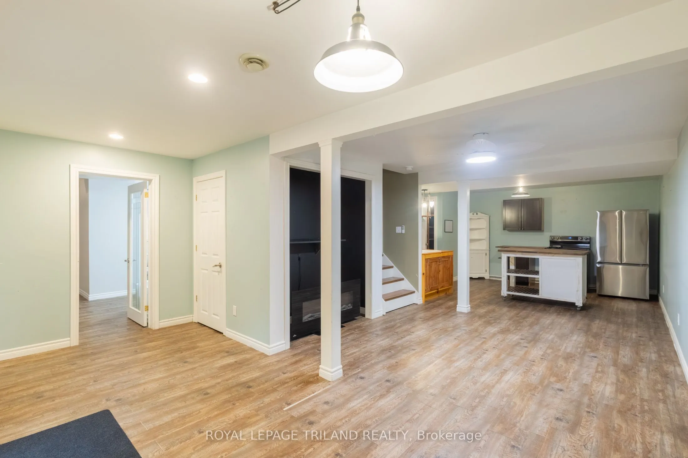 10092 Lakeshore Road