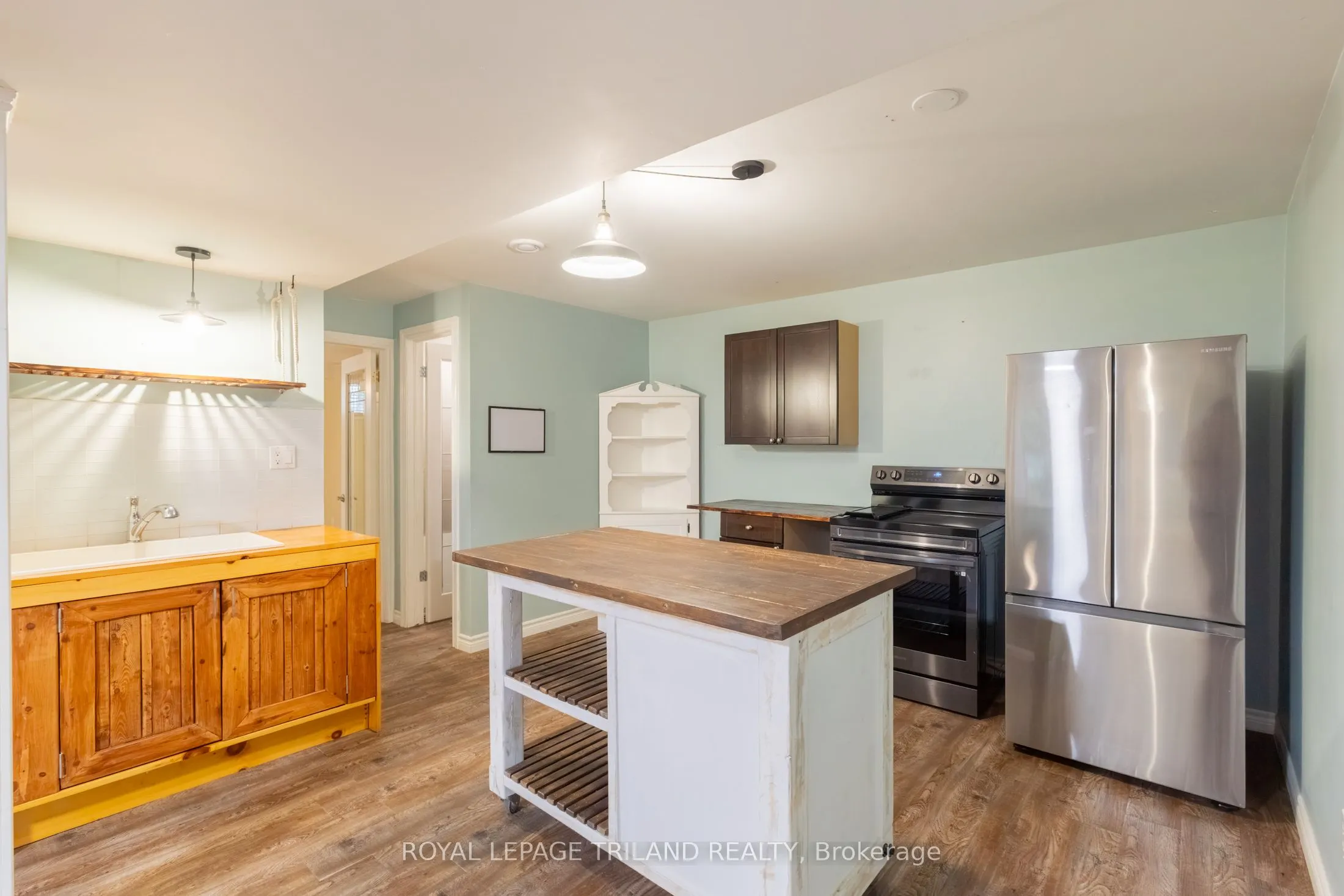 10092 Lakeshore Road