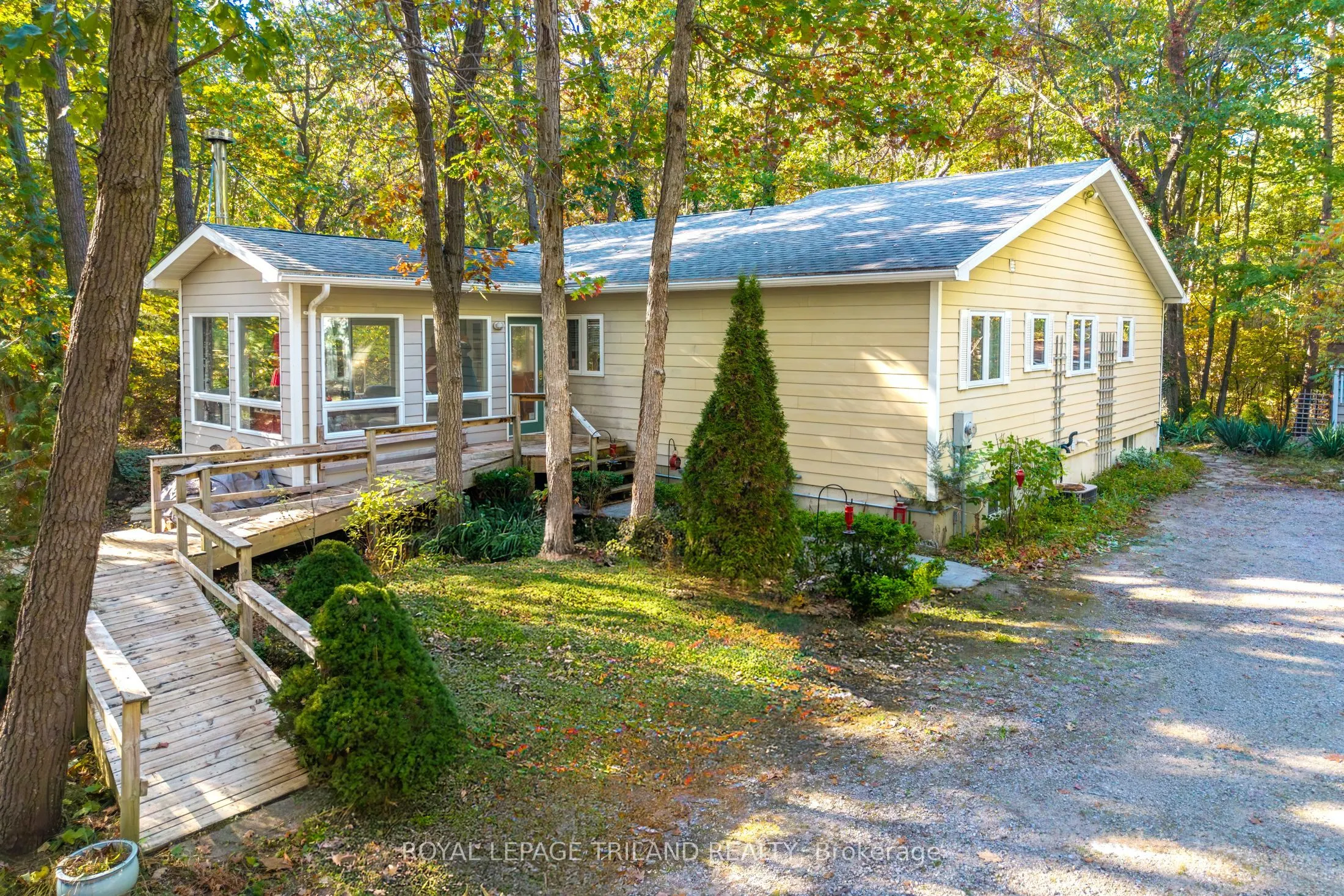 10092 Lakeshore Road