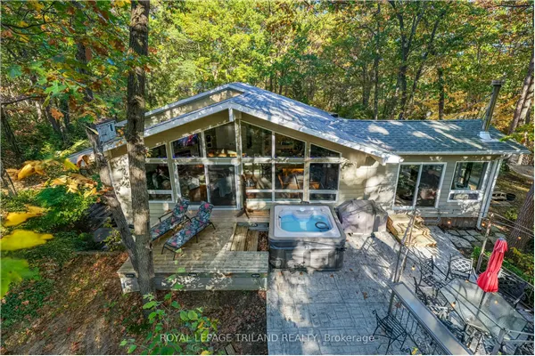 10092 Lakeshore Road