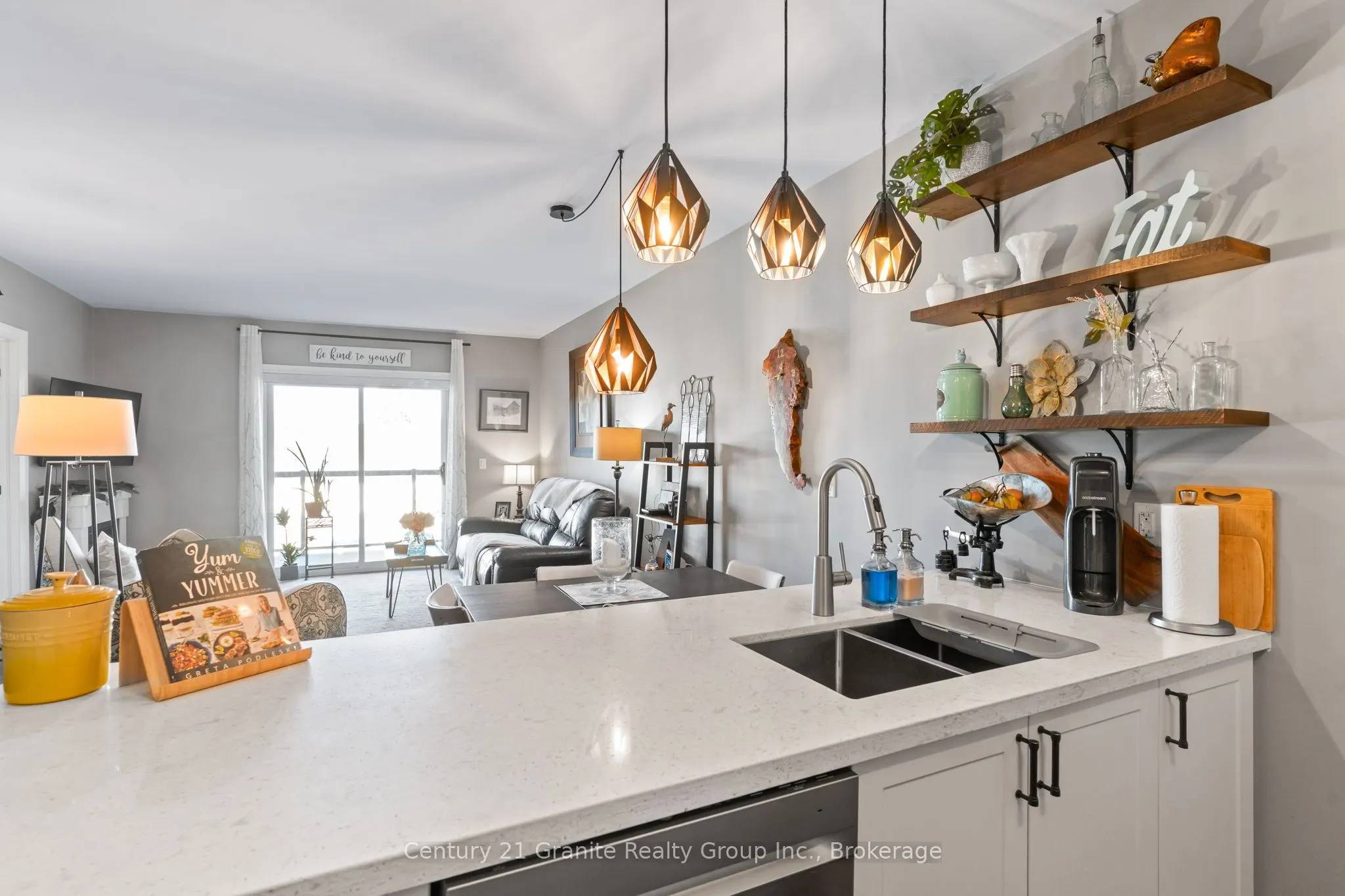 9 Newcastle Street, #104