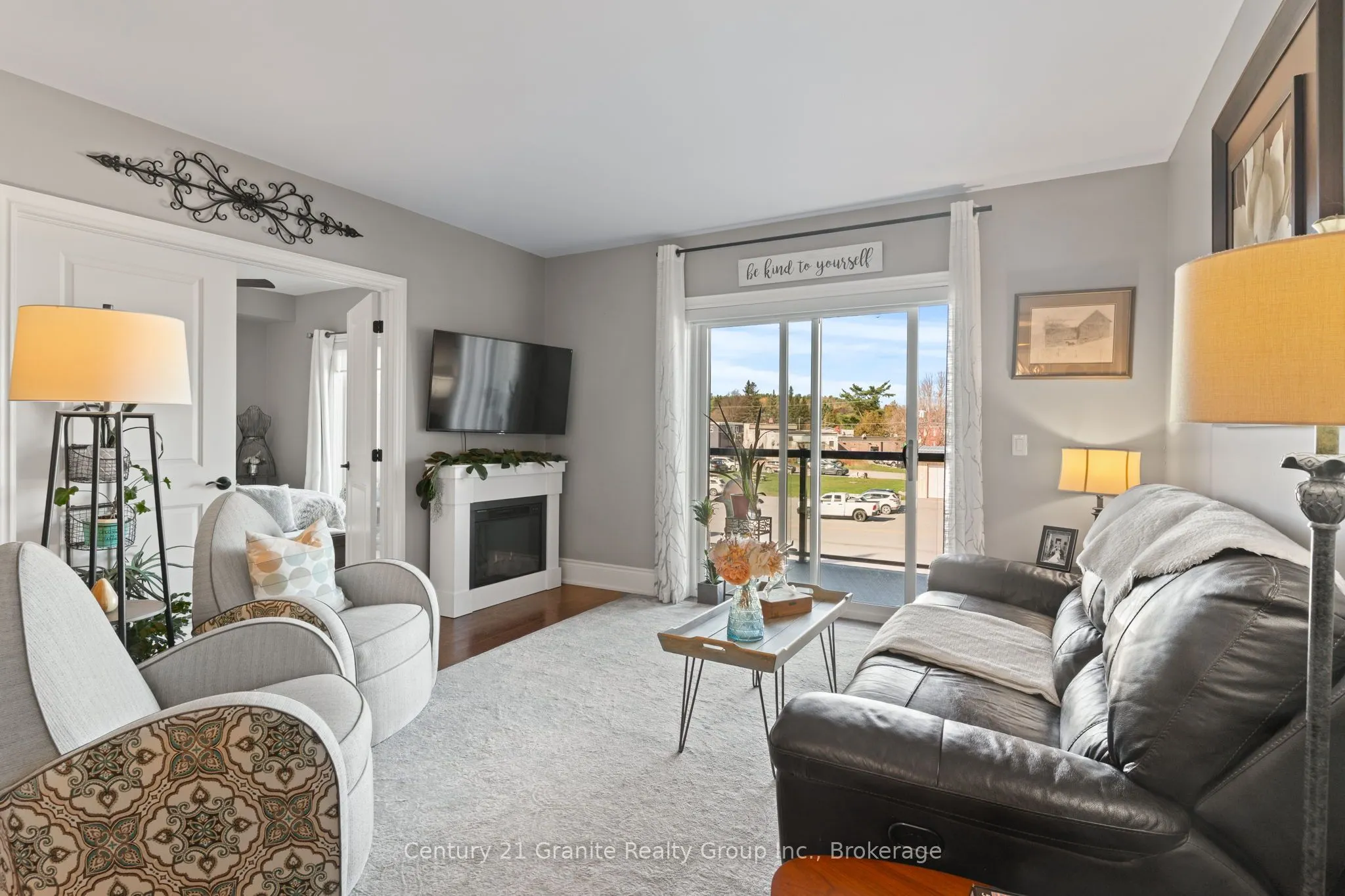 9 Newcastle Street, #104