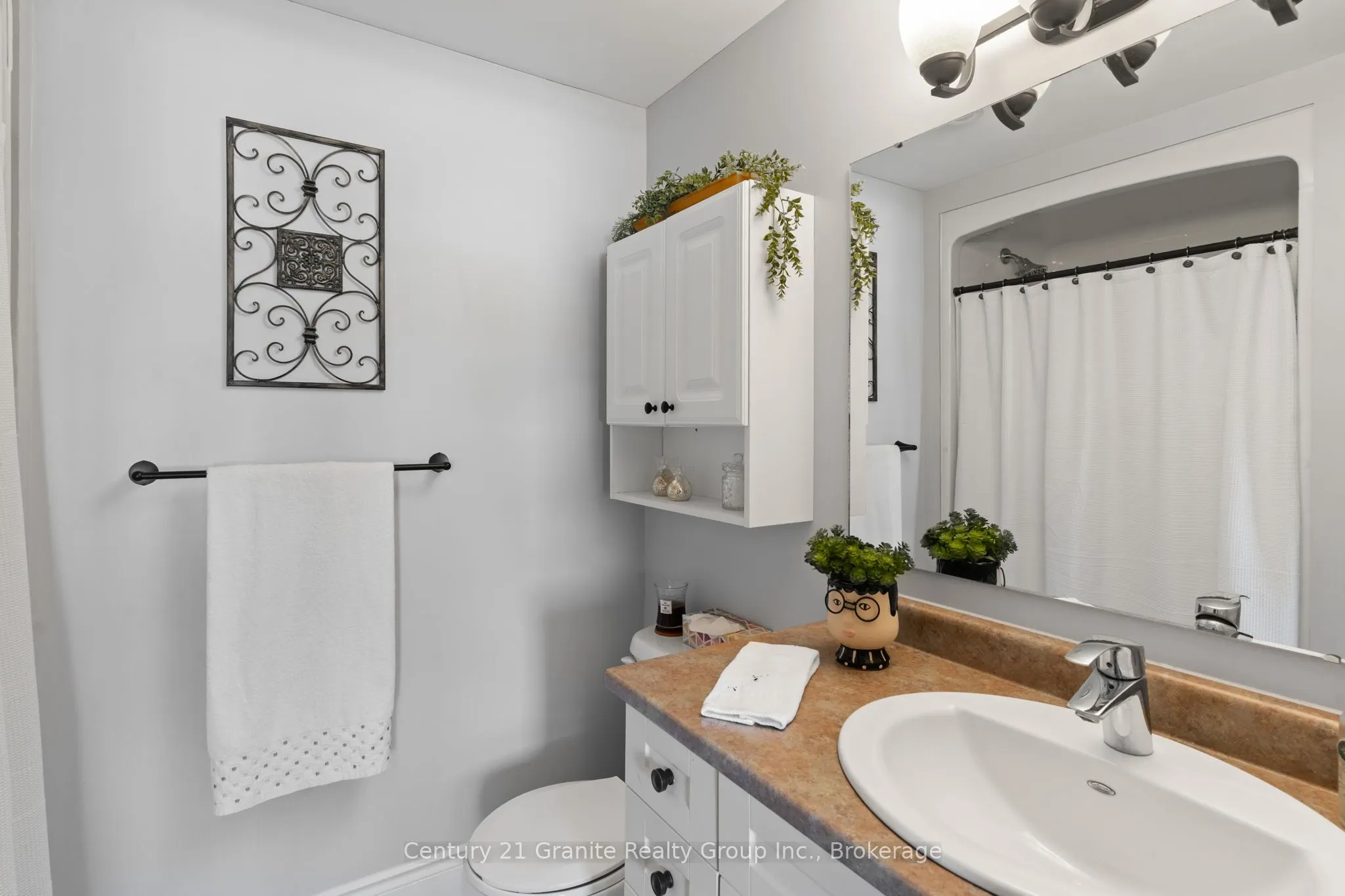 9 Newcastle Street, #104