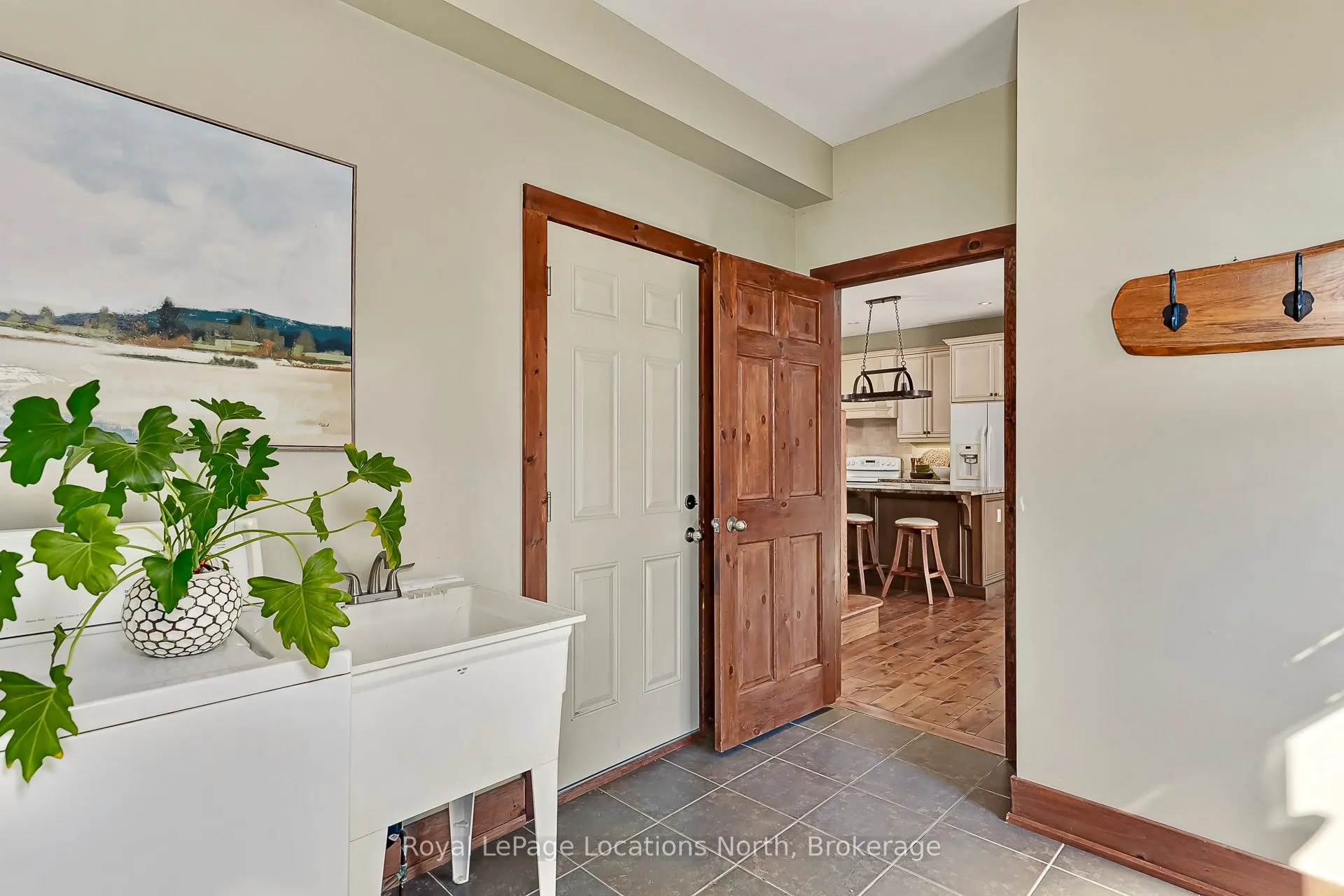 115 Venture Boulevard