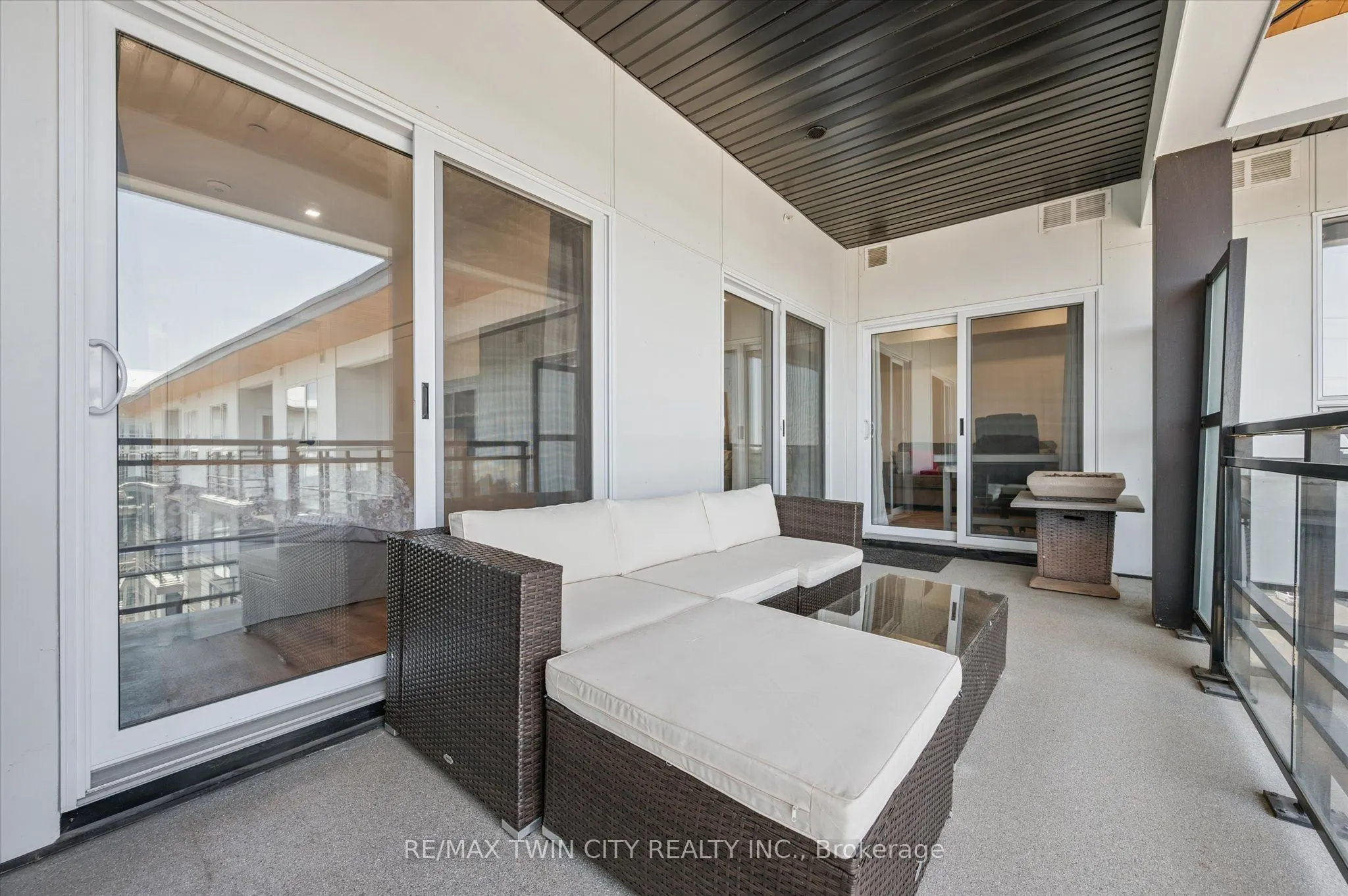 251 NORTHFIELD Drive E, #609