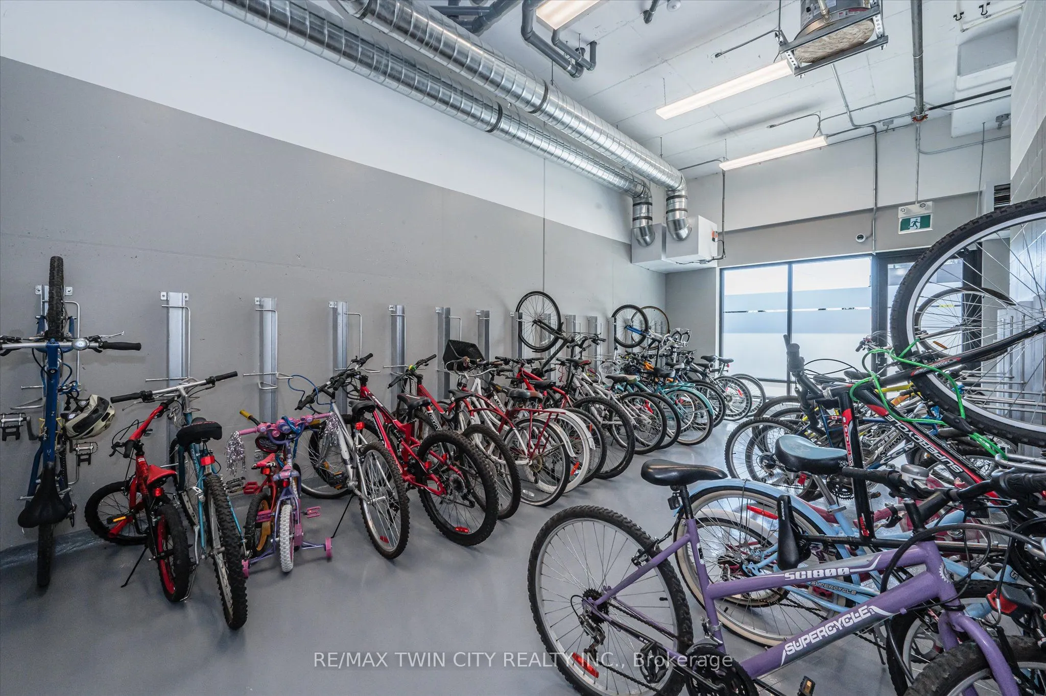 251 NORTHFIELD Drive E, #609