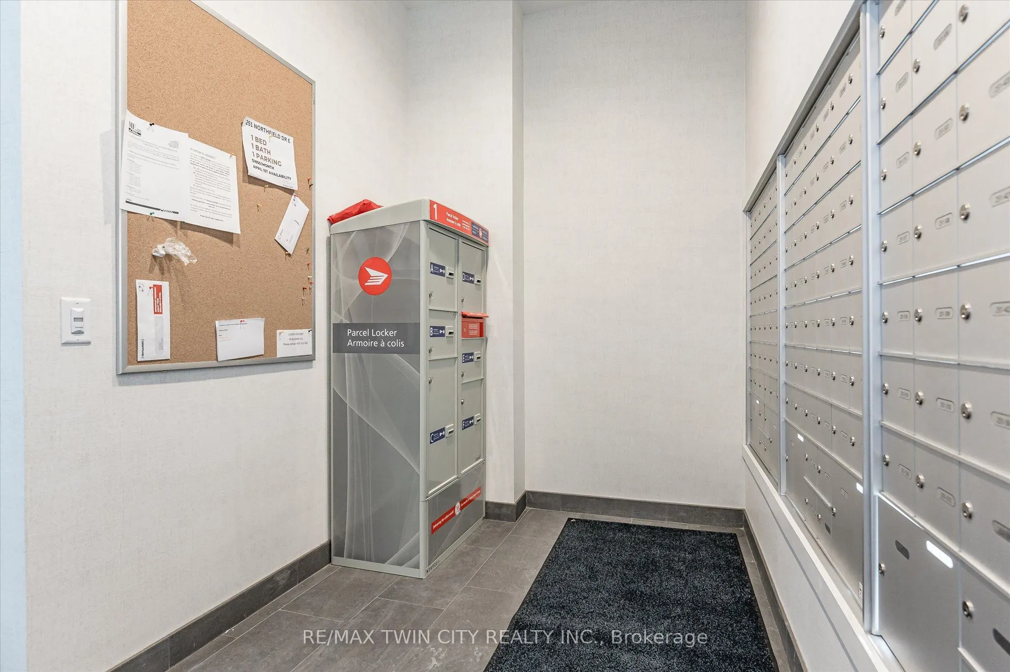 251 NORTHFIELD Drive E, #609