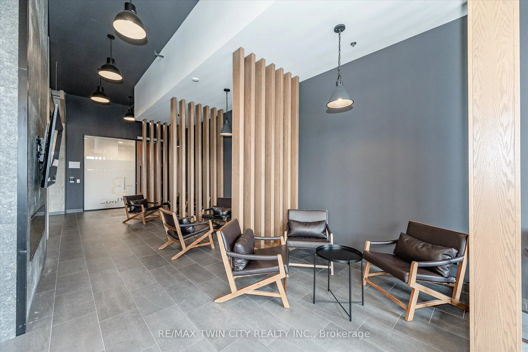 251 NORTHFIELD Drive E, #609