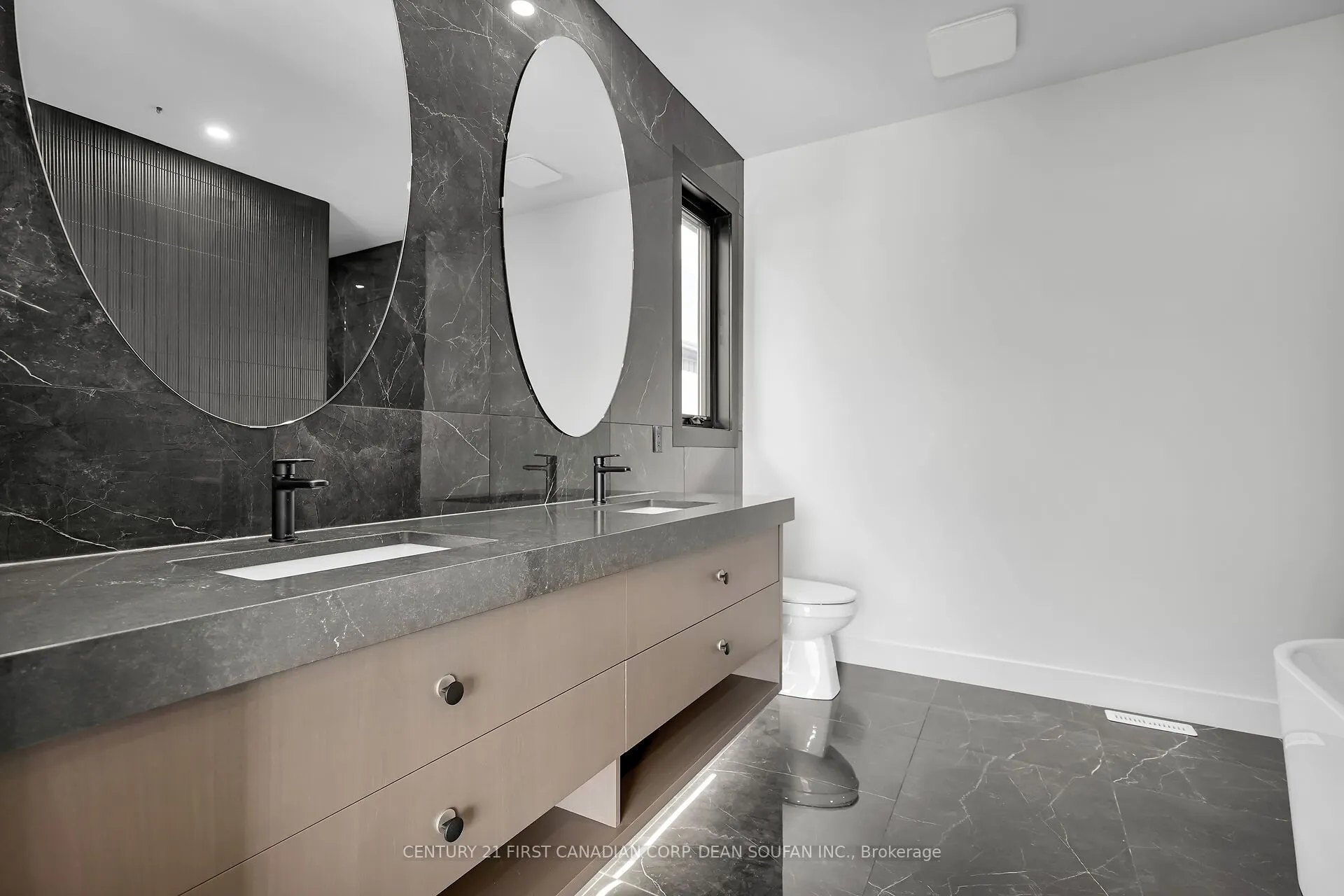 7238 SILVER CREEK Circle