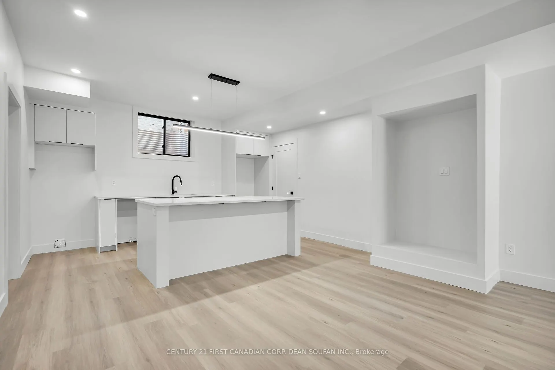 7238 SILVER CREEK Circle