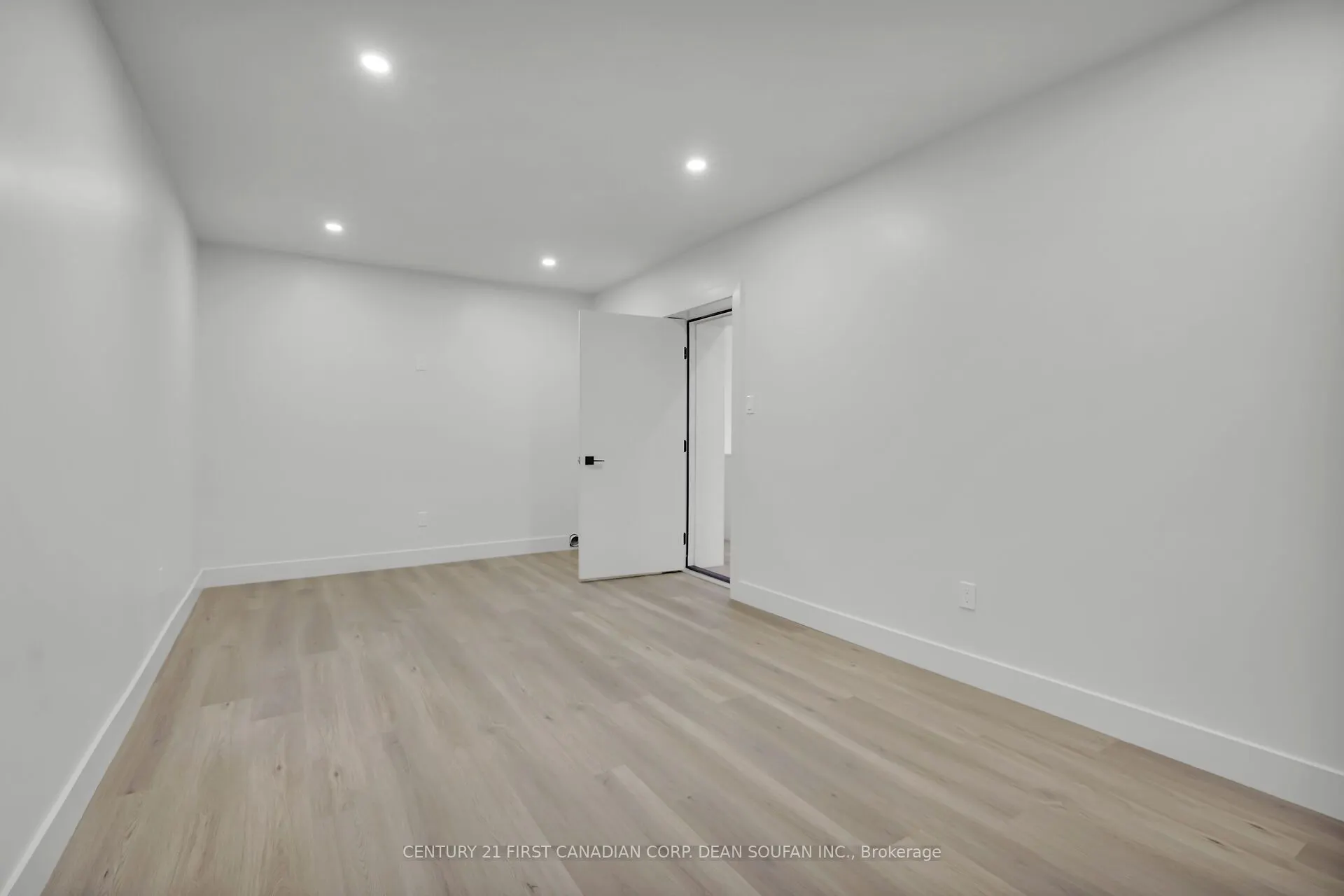 7238 SILVER CREEK Circle