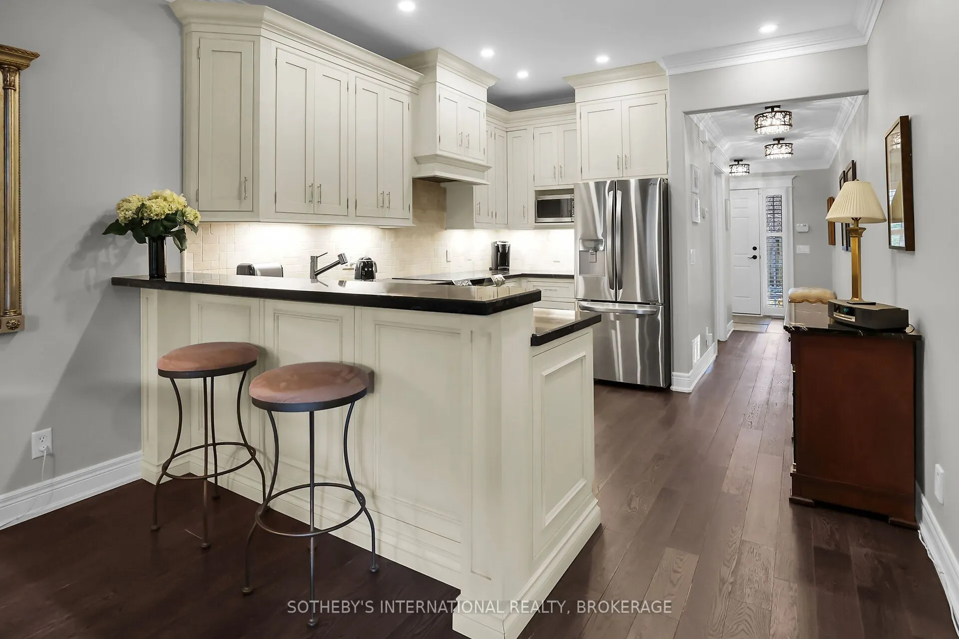 175 Queen Street N, #4