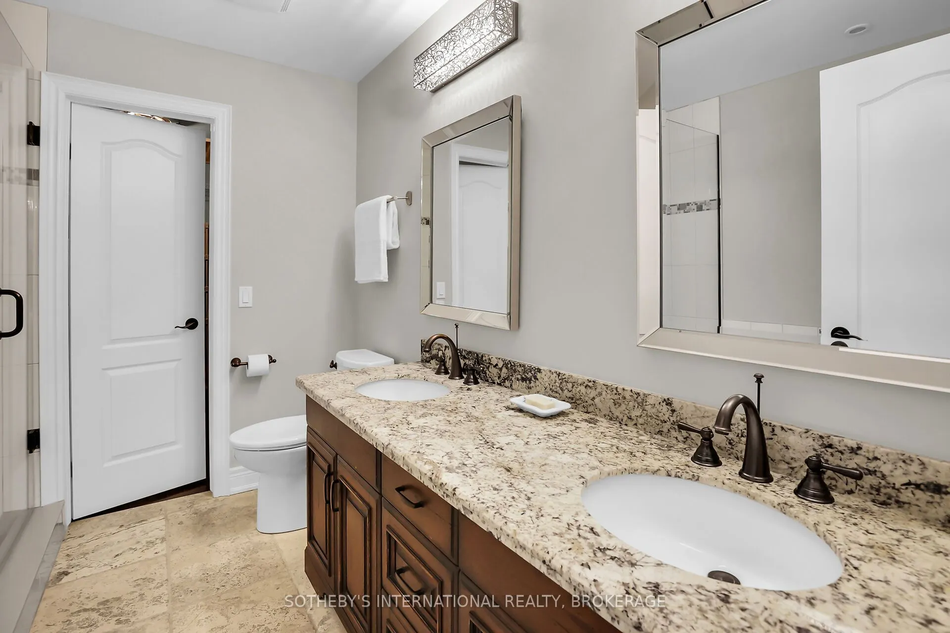 175 Queen Street N, #4