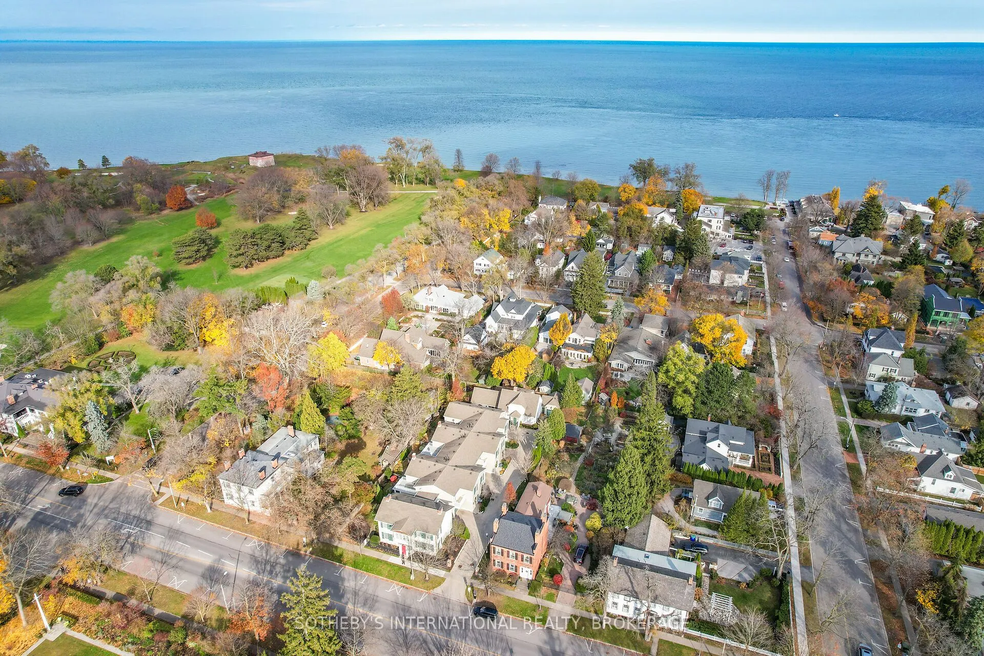 175 Queen Street N, #4