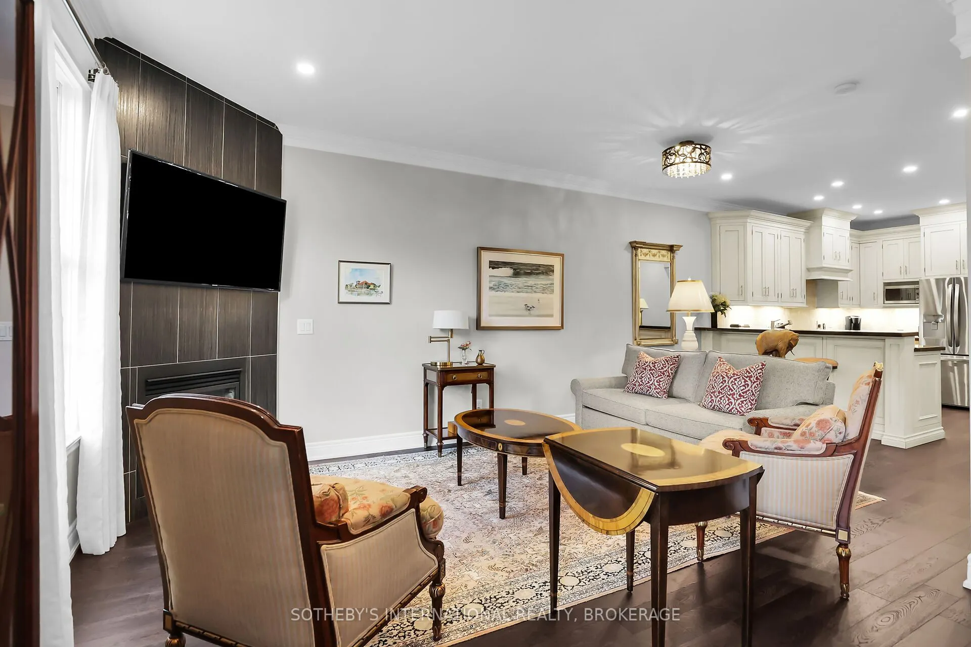 175 Queen Street N, #4