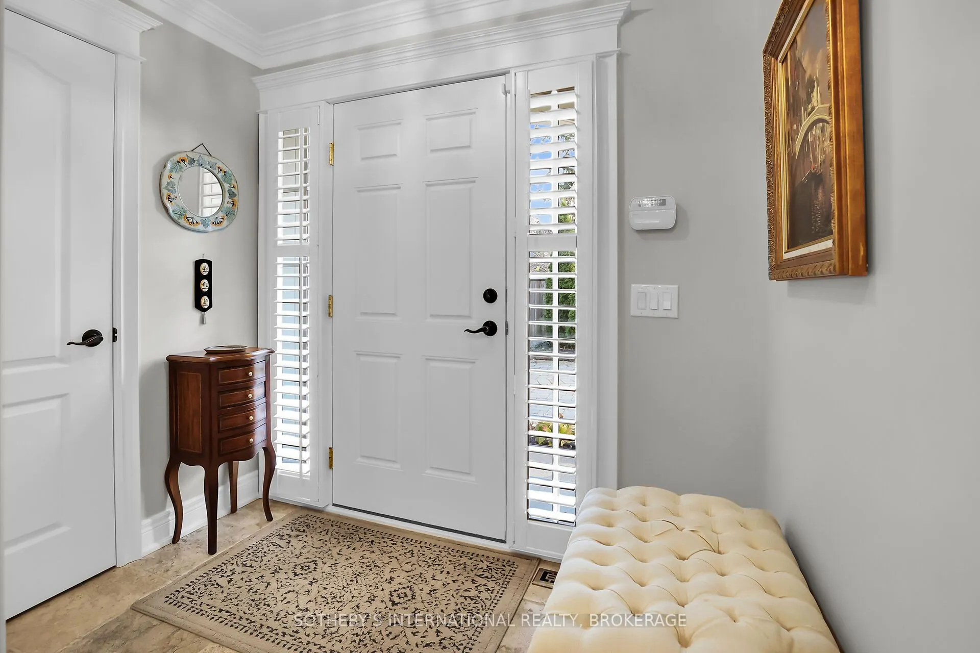 175 Queen Street N, #4