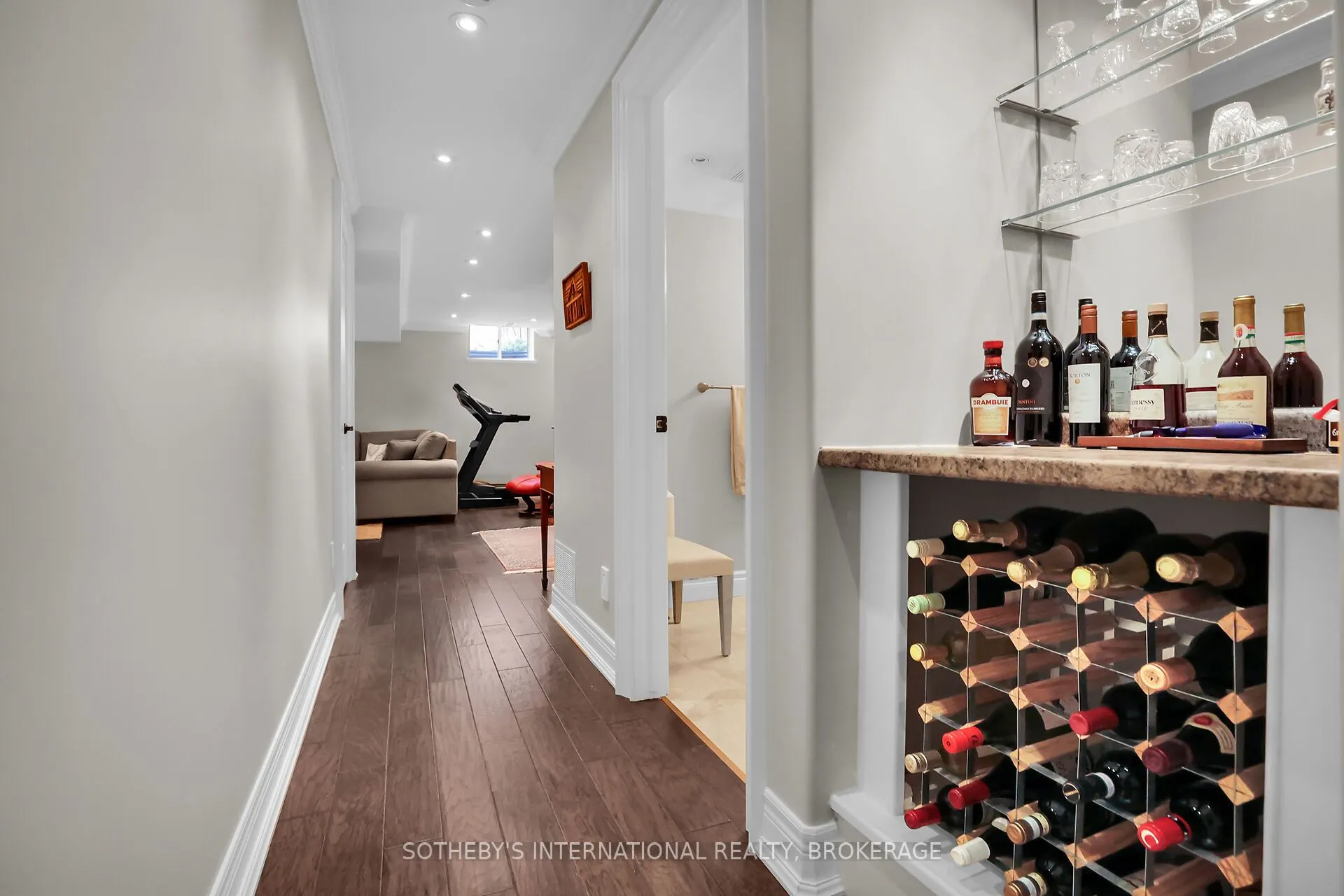 175 Queen Street N, #4