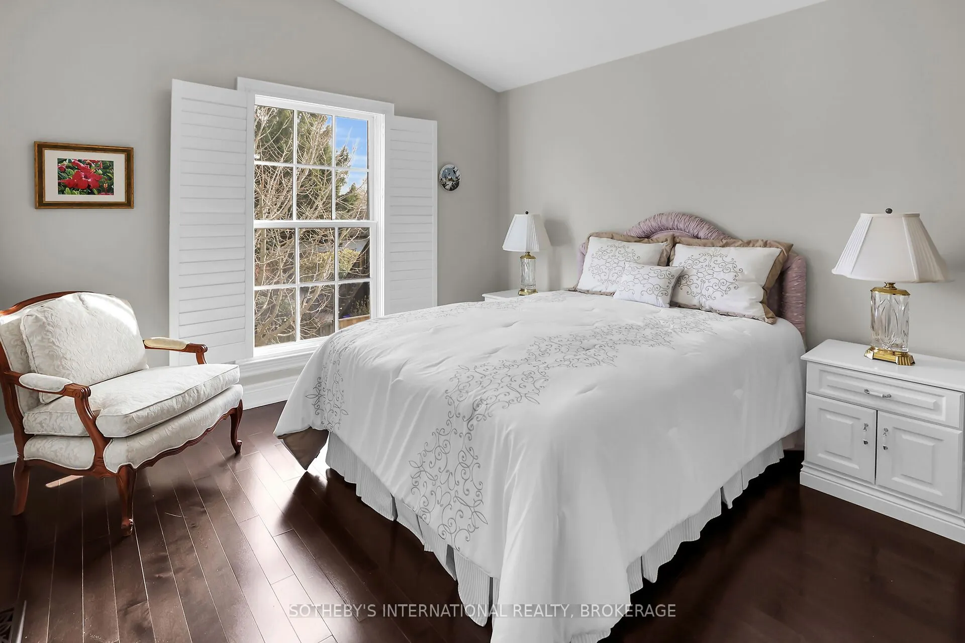 175 Queen Street N, #4