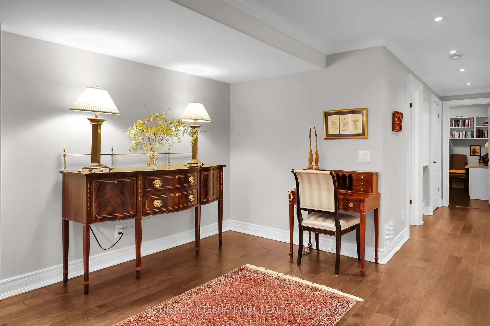 175 Queen Street N, #4