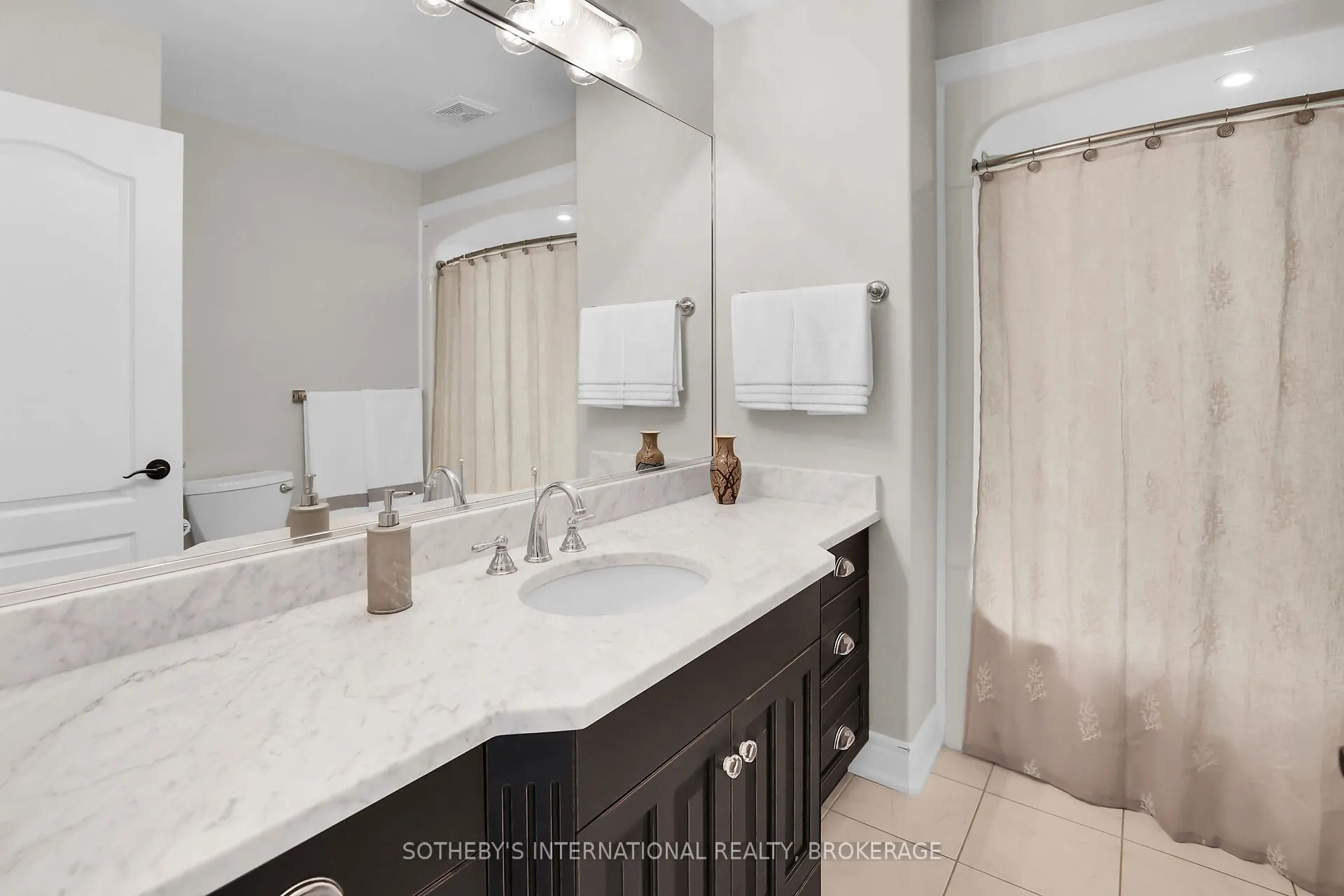 175 Queen Street N, #4