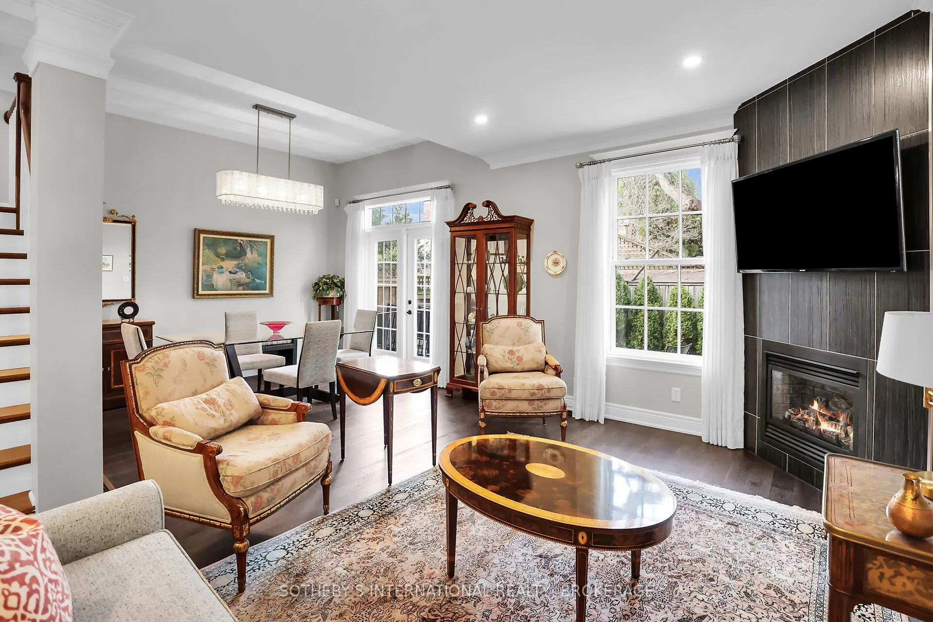 175 Queen Street N, #4