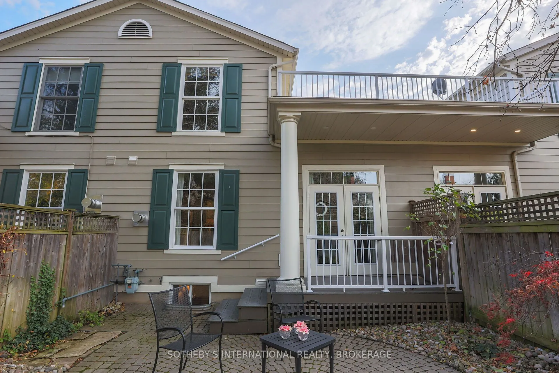 175 Queen Street N, #4