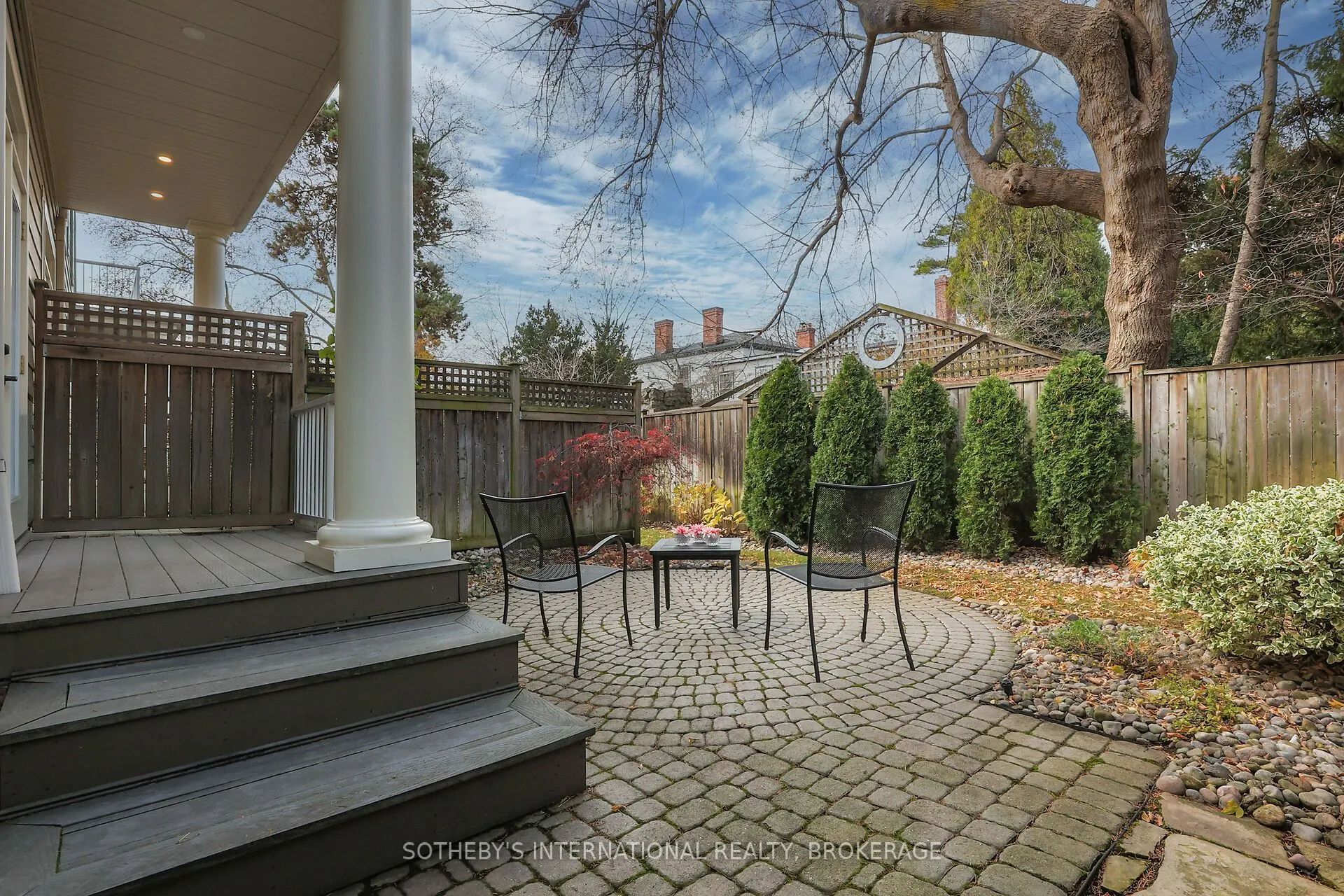 175 Queen Street N, #4