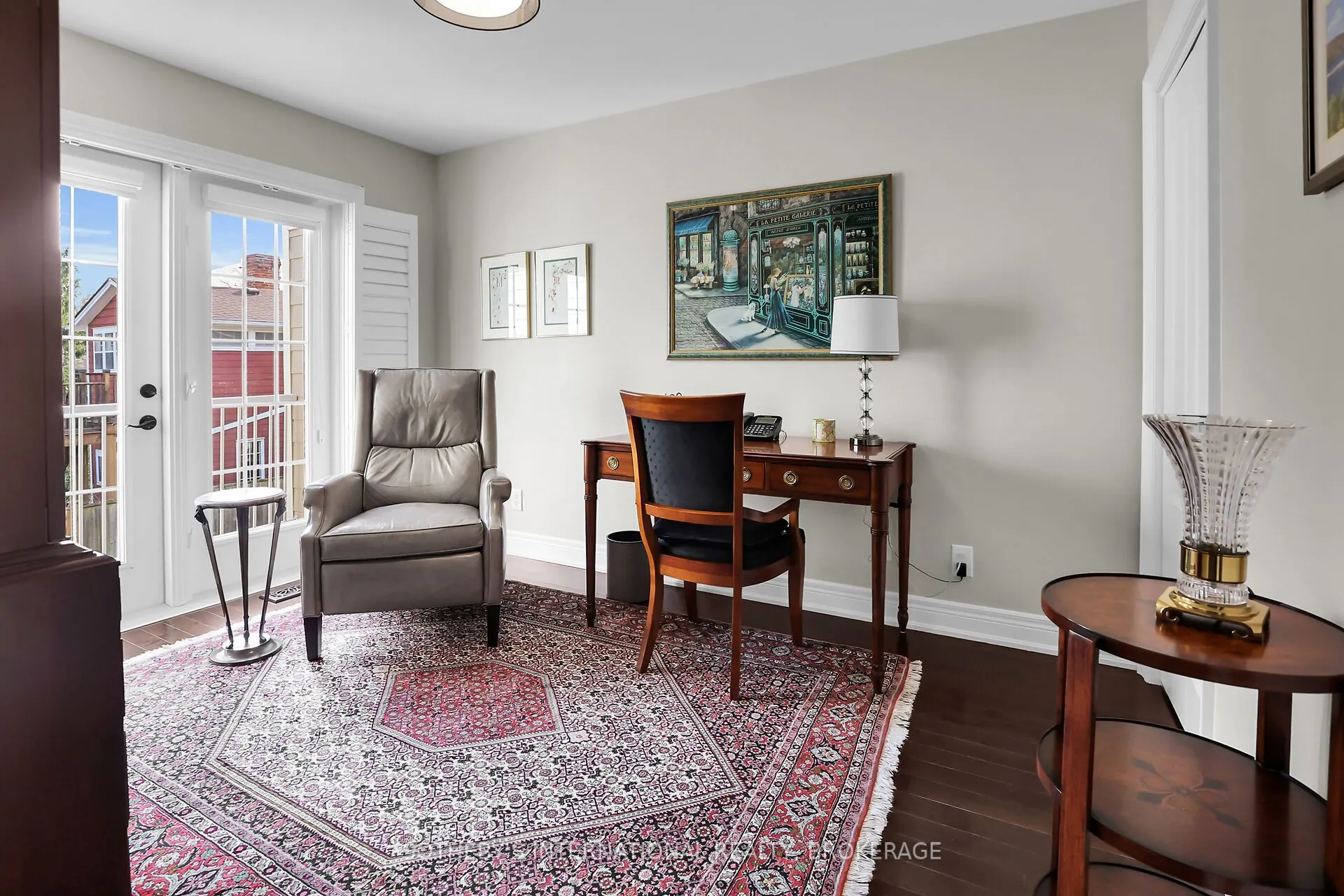 175 Queen Street N, #4