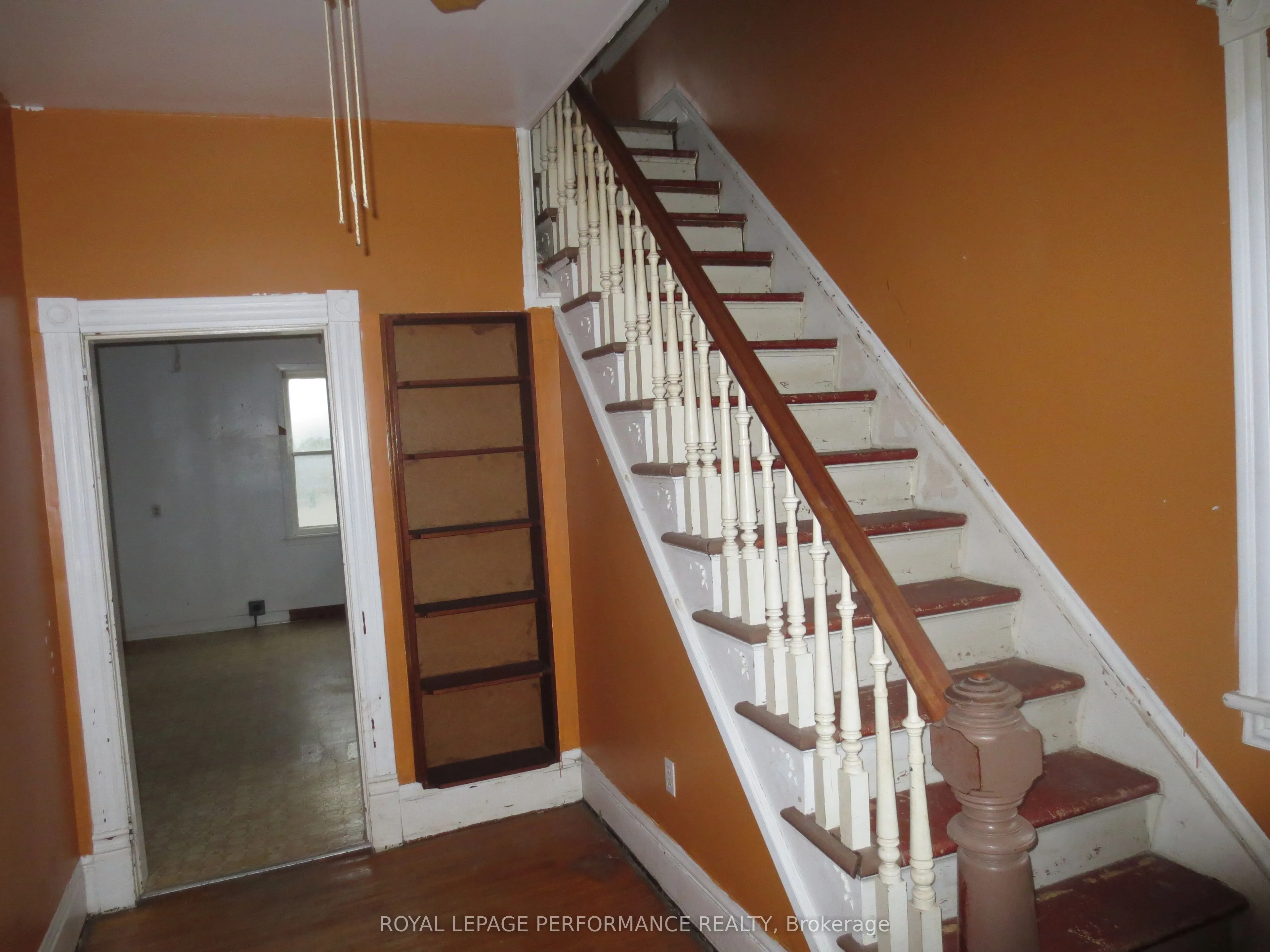 18491 Hughie Munro Street