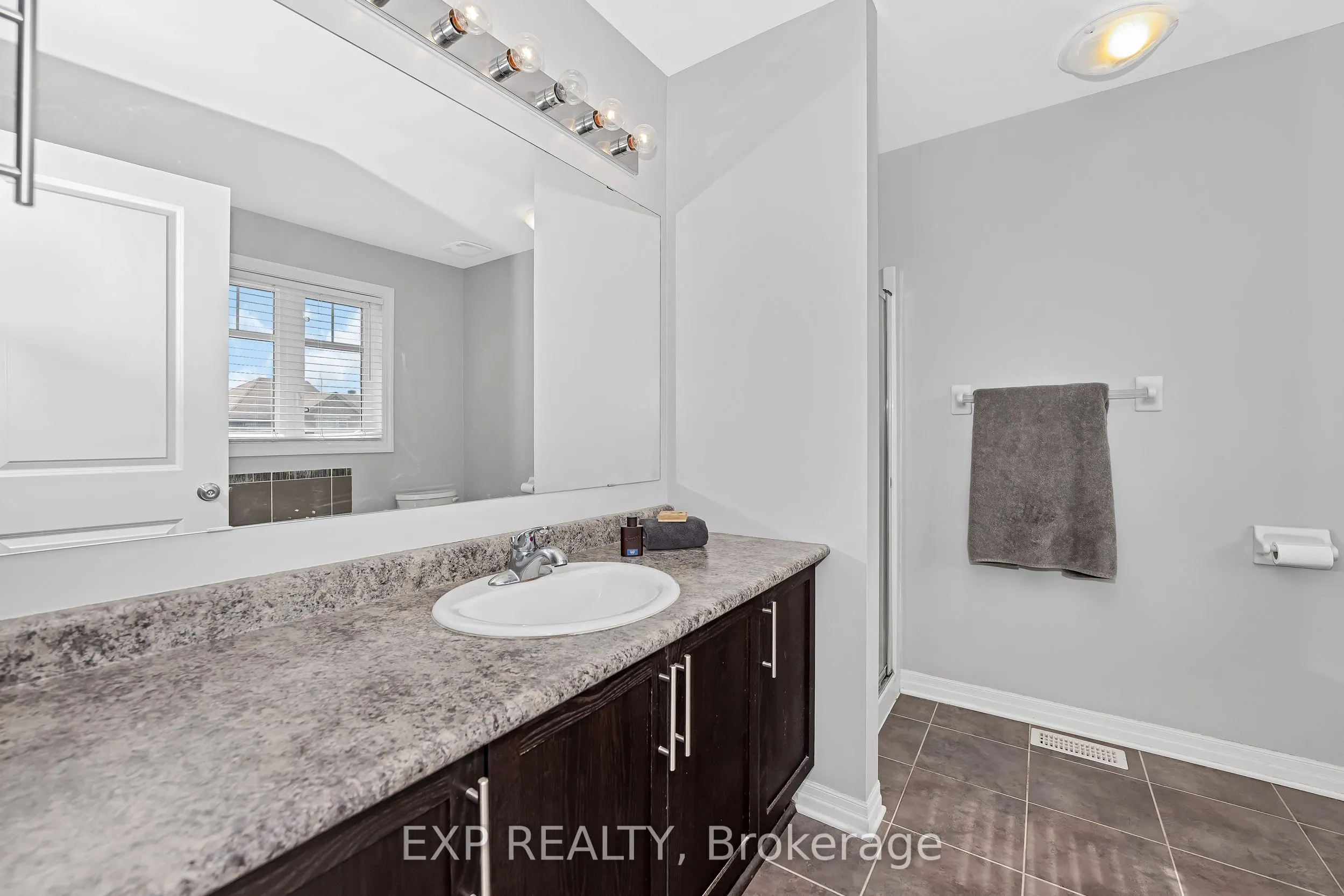 503 Knotridge Street N