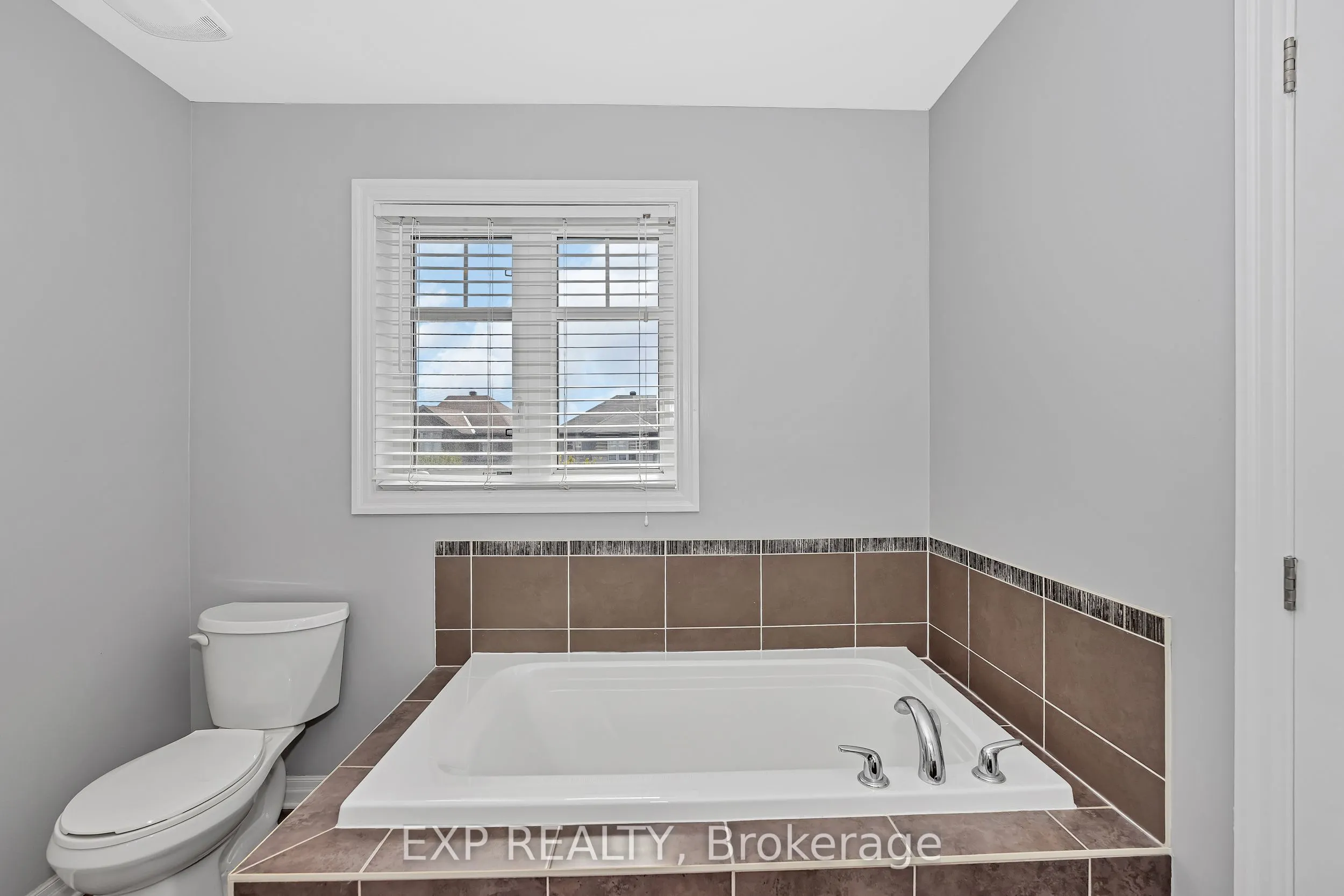 503 Knotridge Street N