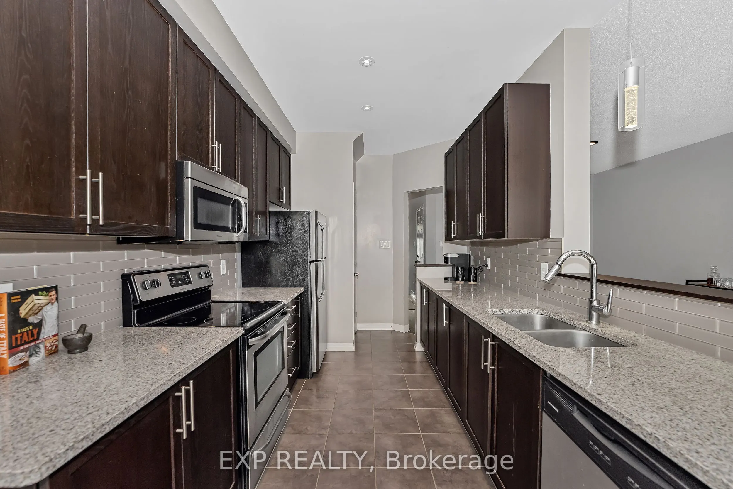 503 Knotridge Street N