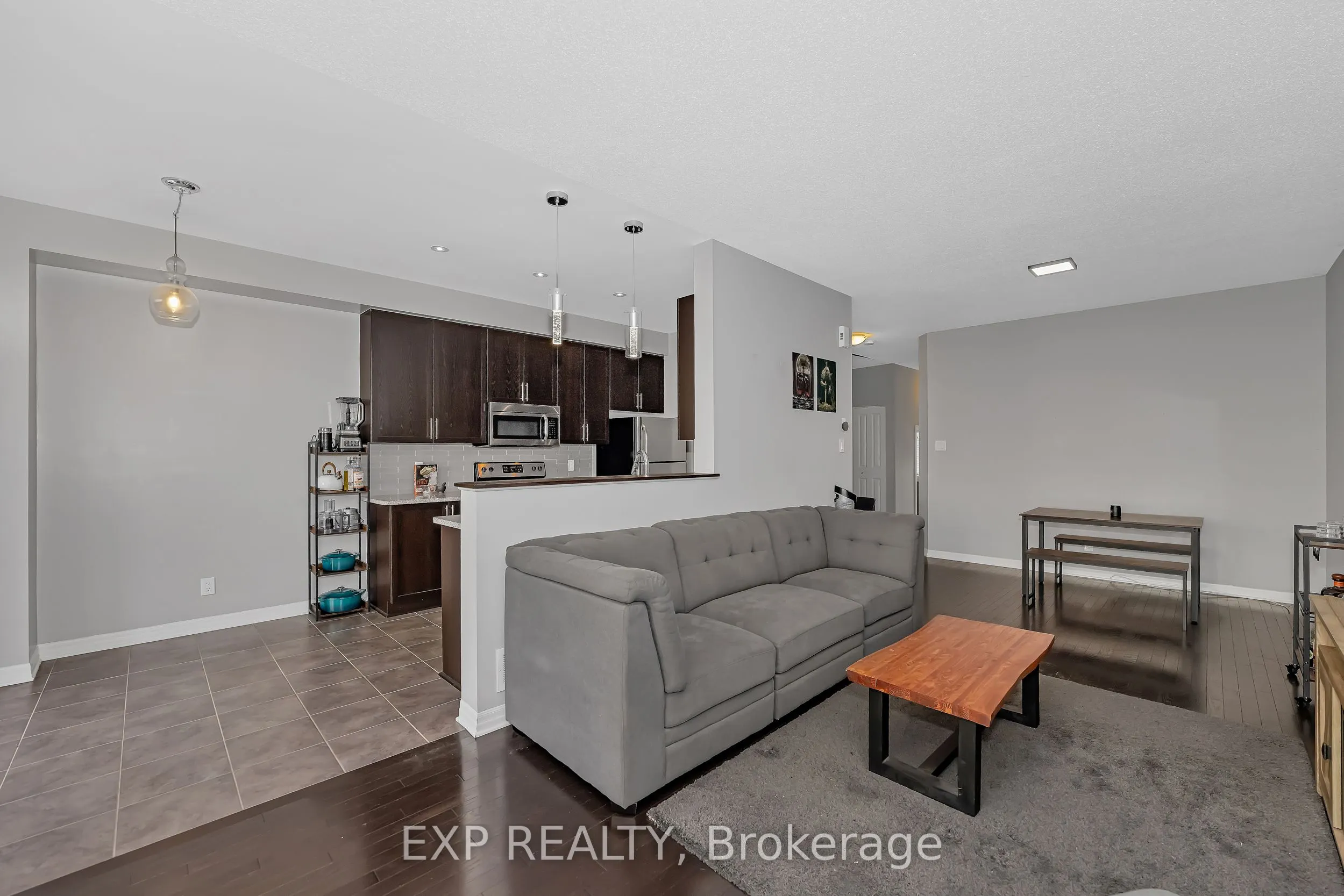 503 Knotridge Street N