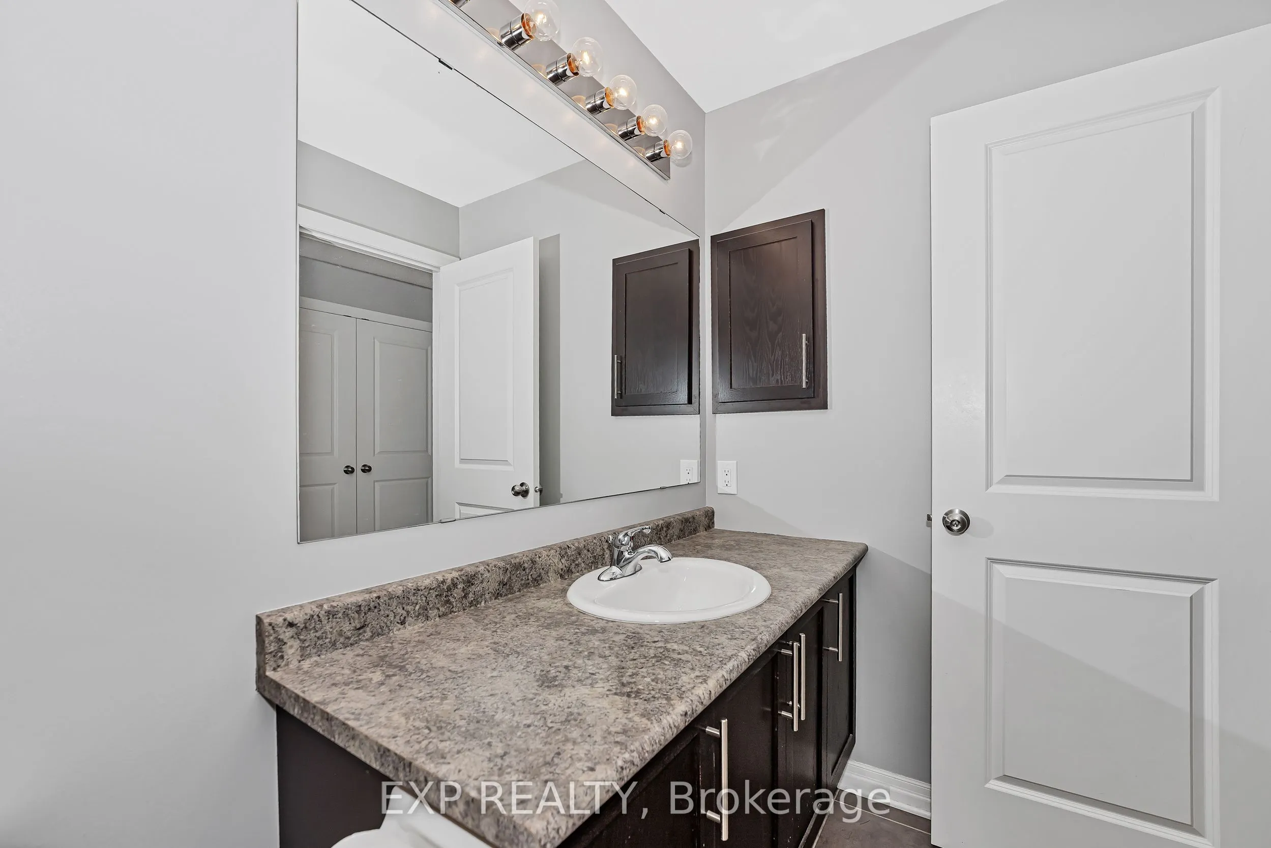 503 Knotridge Street N