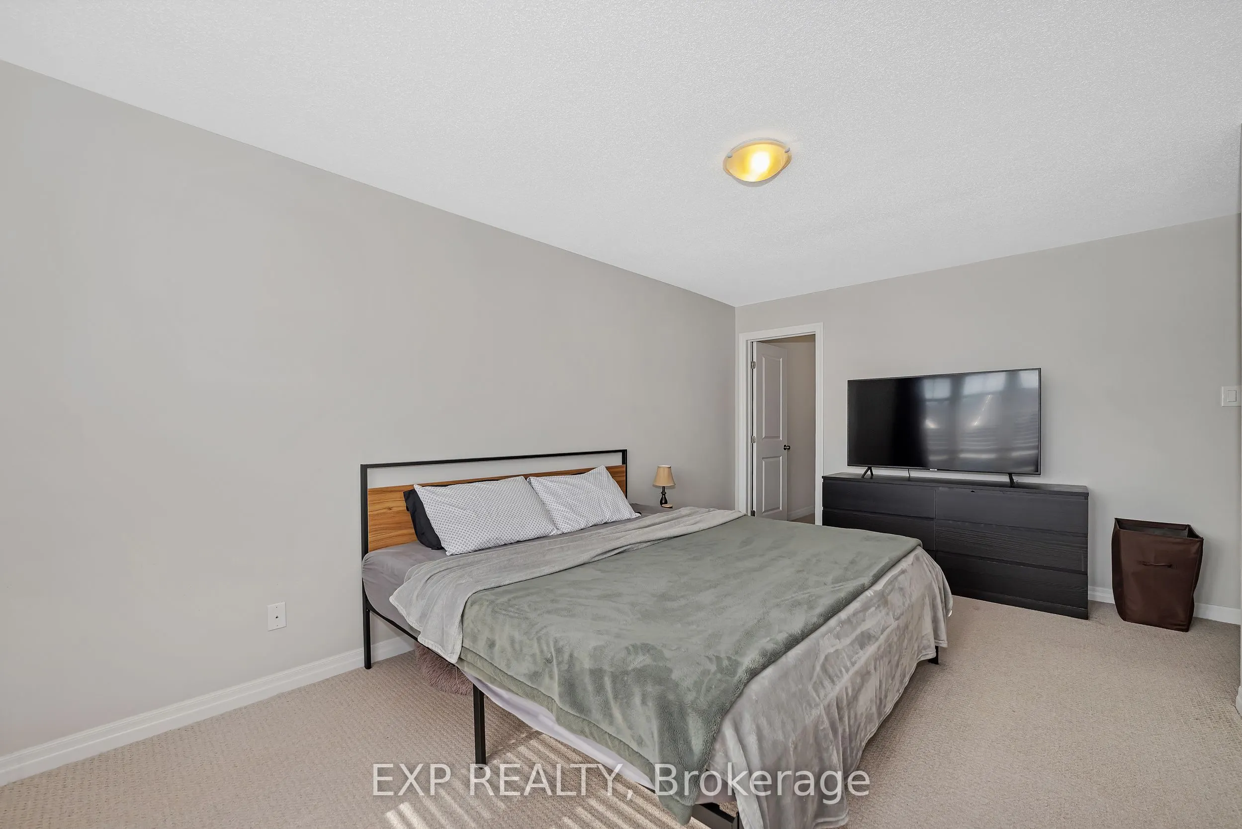 503 Knotridge Street N