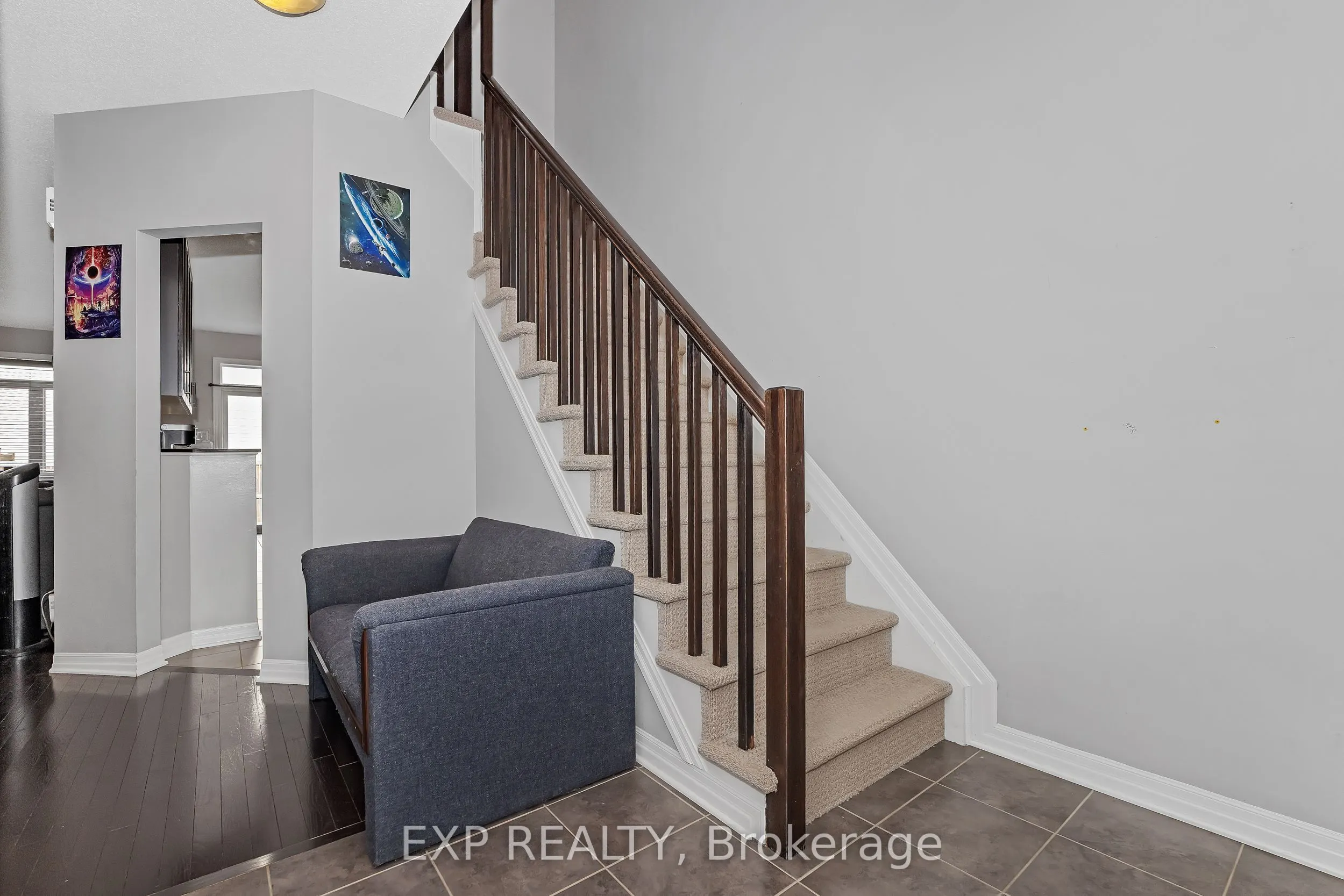 503 Knotridge Street N