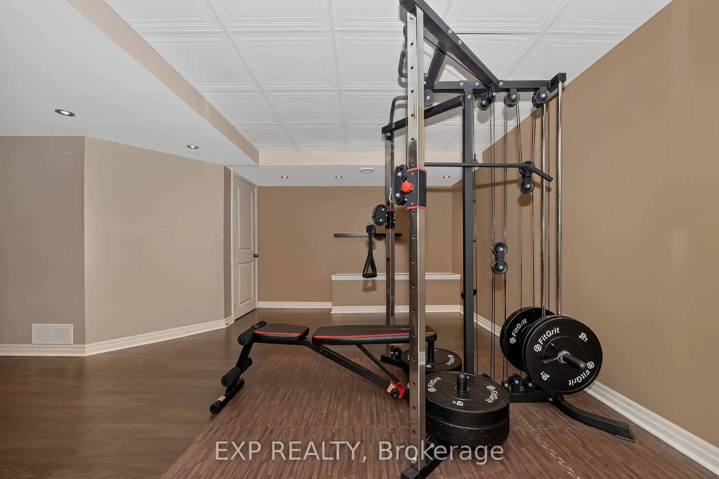 503 Knotridge Street N