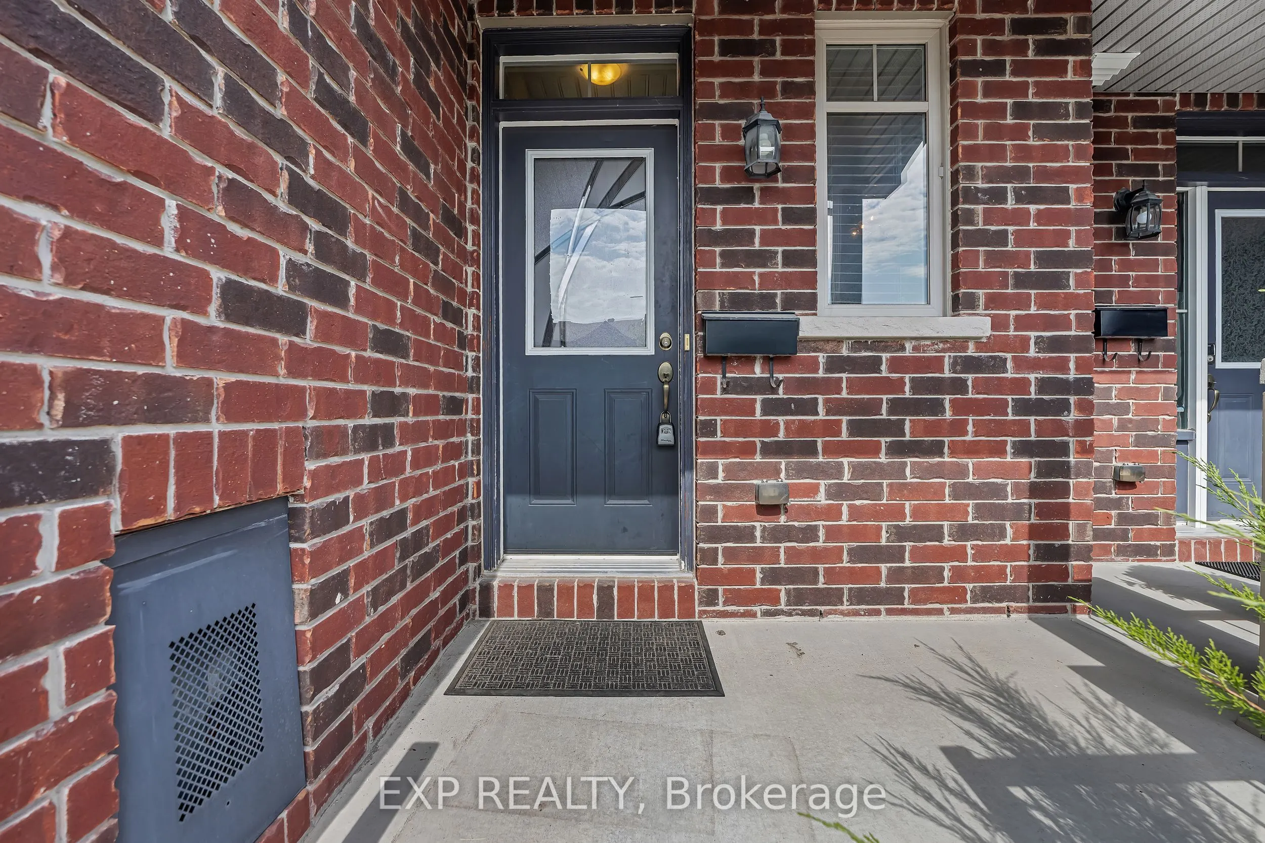 503 Knotridge Street N