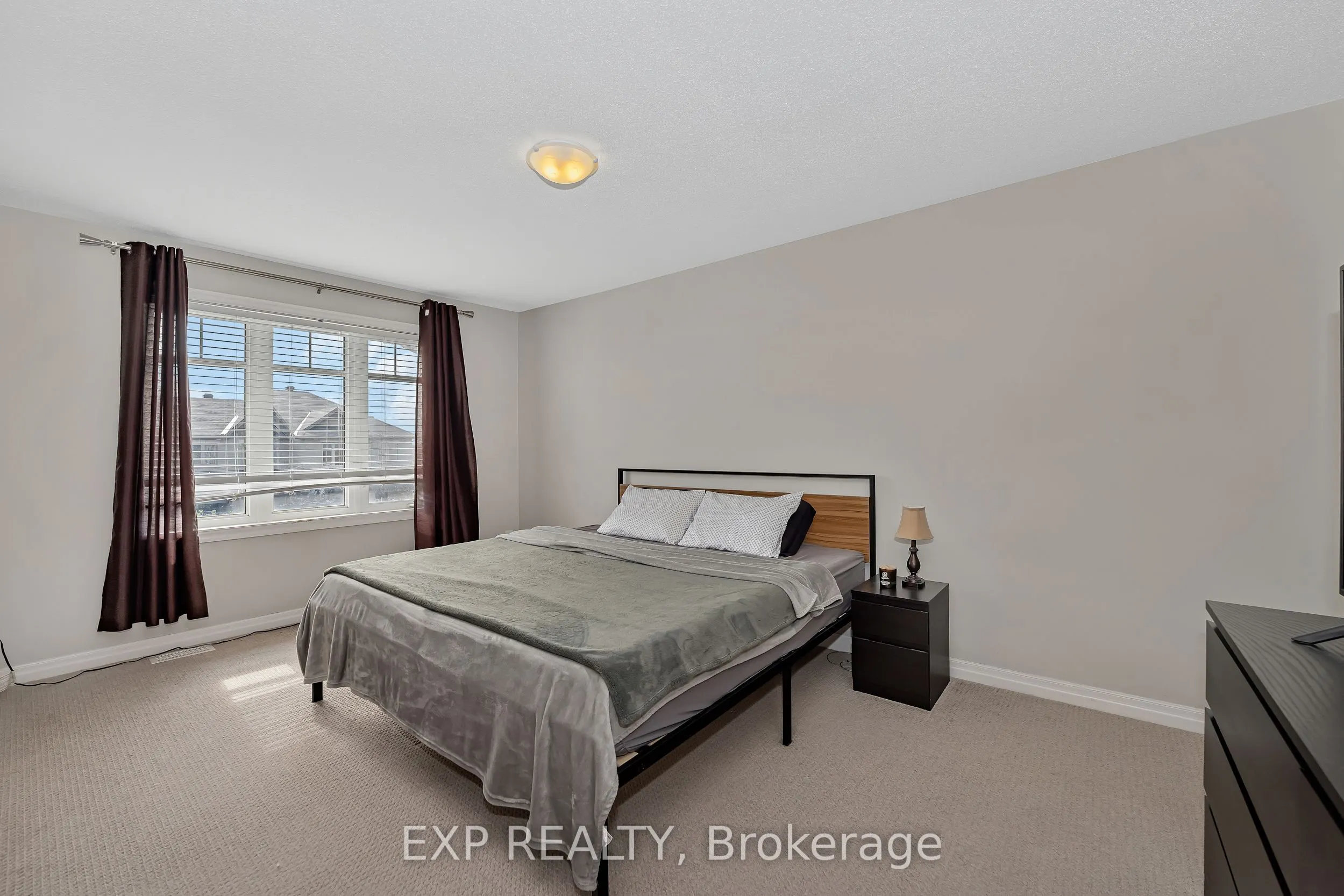 503 Knotridge Street N