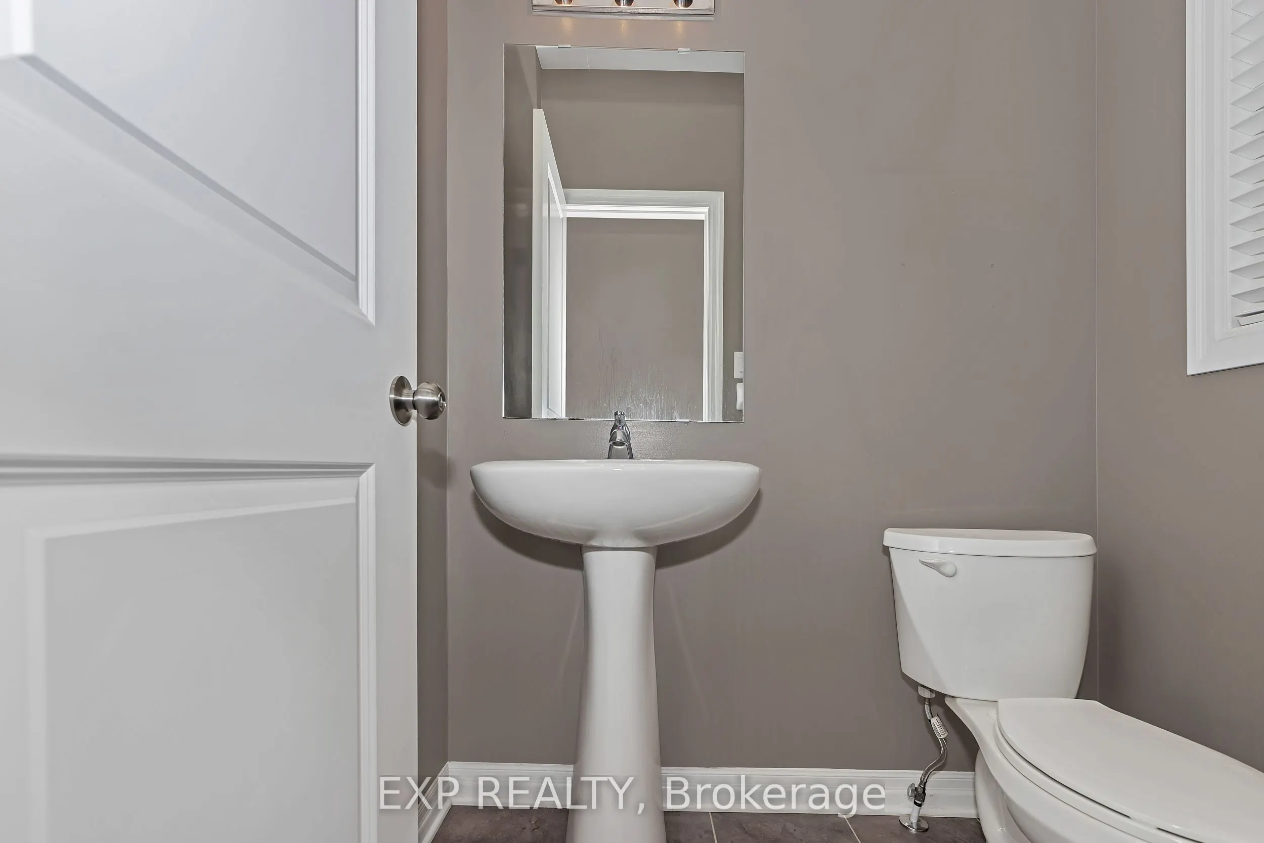 503 Knotridge Street N