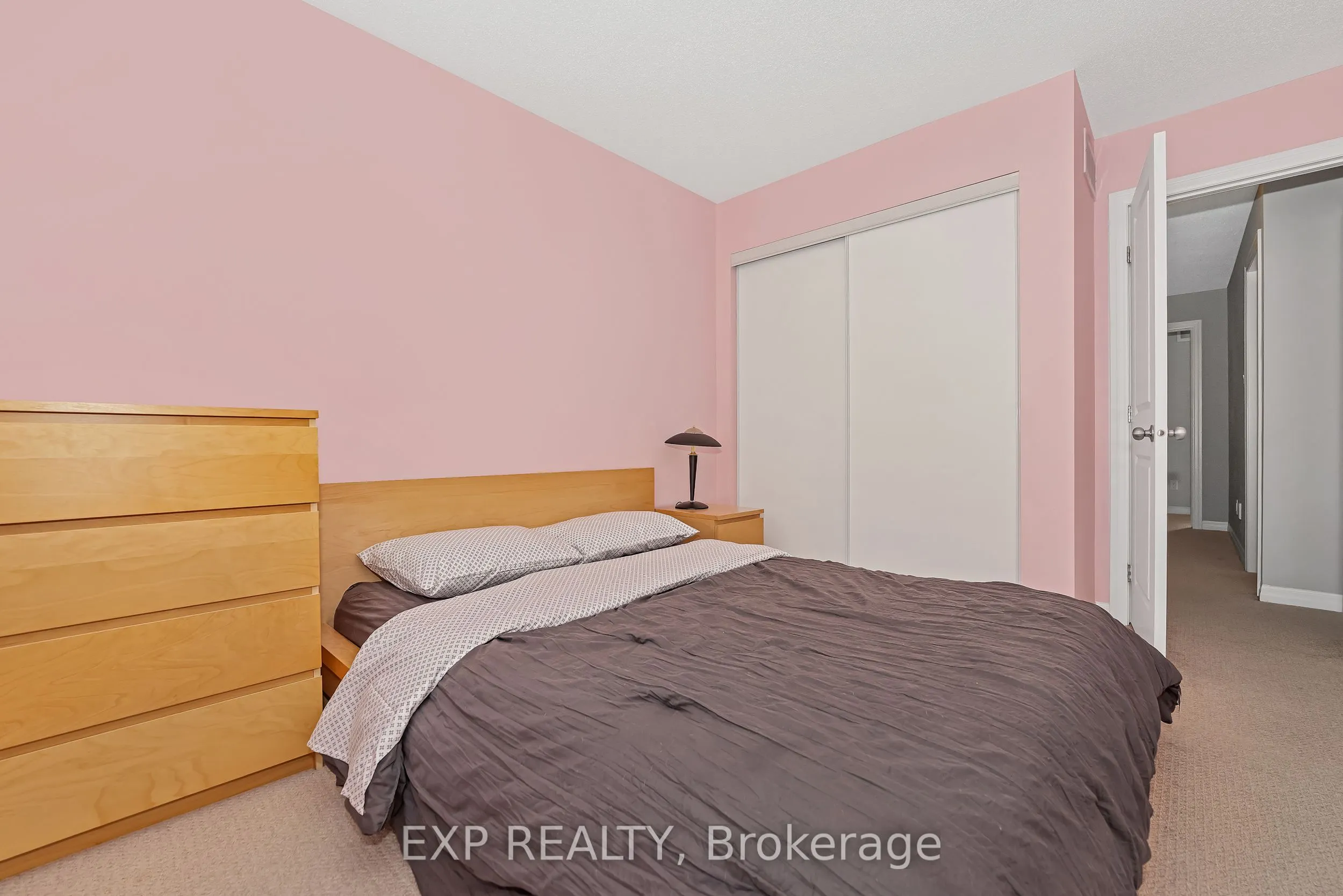 503 Knotridge Street N