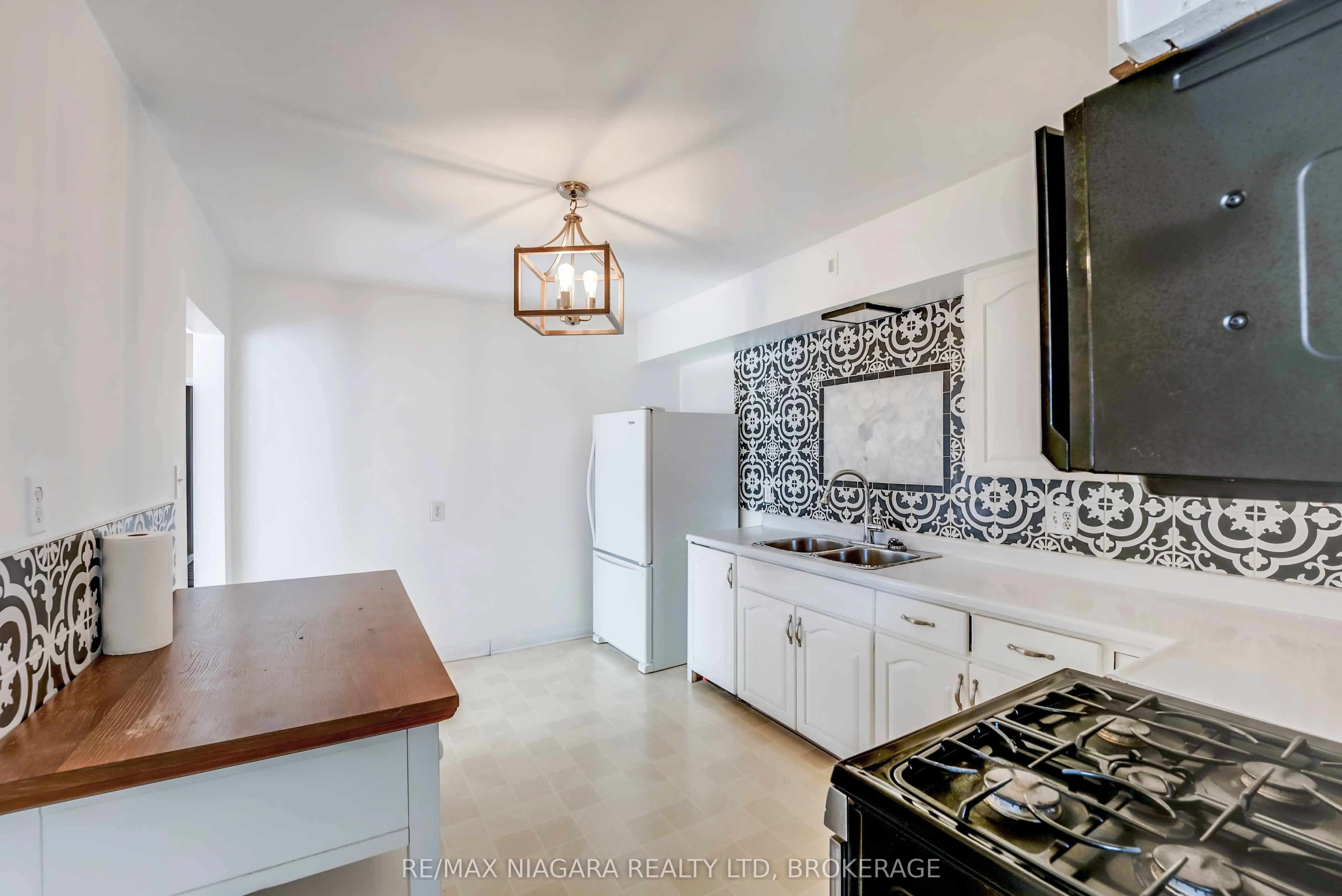 144 Elm Street, #Main level