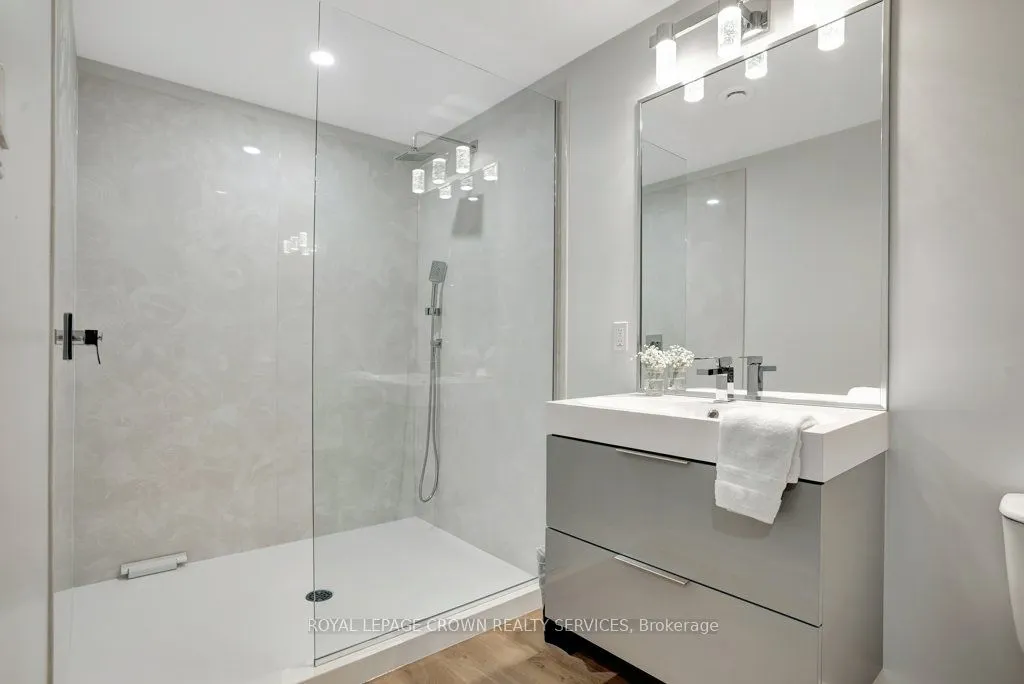 2208 Red Thorne Avenue