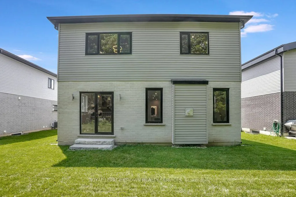 2208 Red Thorne Avenue