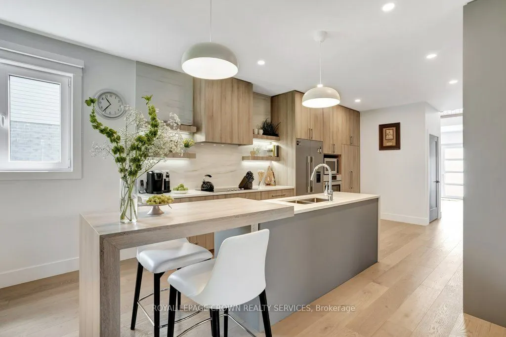 2208 Red Thorne Avenue