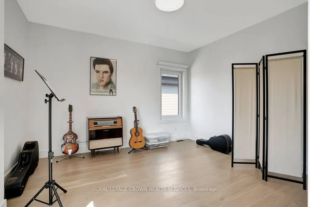 2208 Red Thorne Avenue