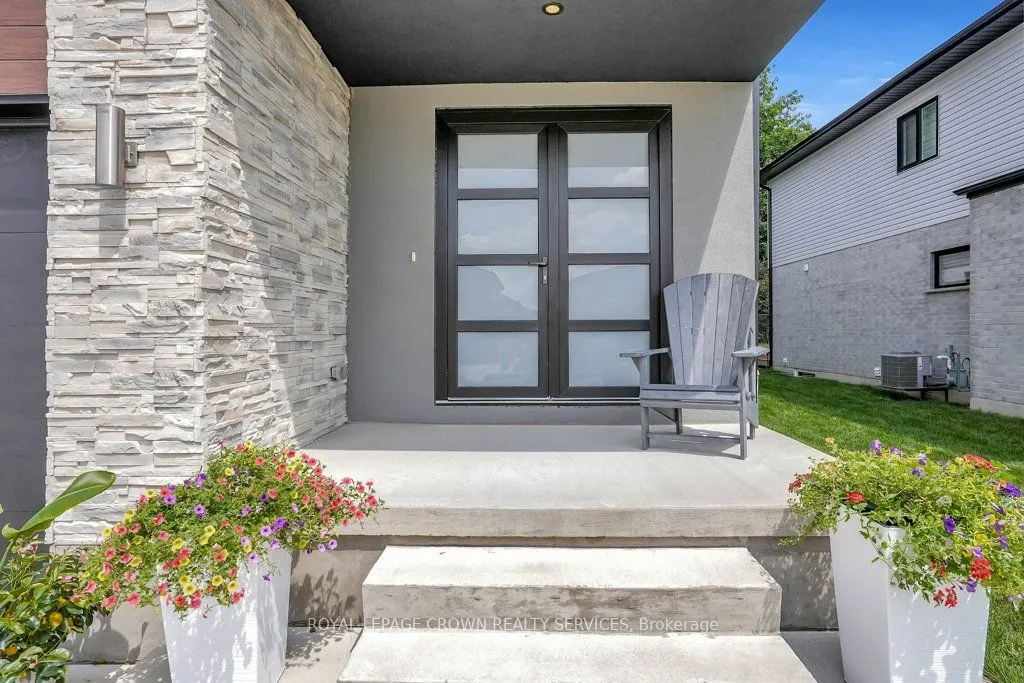 2208 Red Thorne Avenue