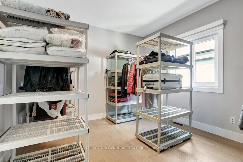 2208 Red Thorne Avenue